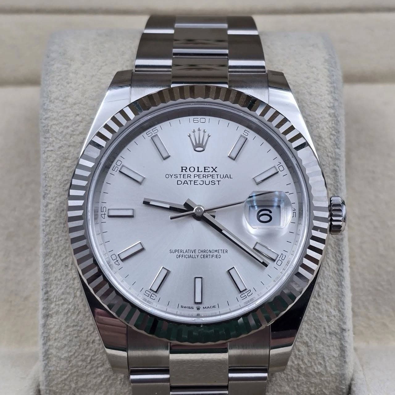 May be an image of wrist watch and text that says 'SS i 60 W 5 50 ROLEX LEX OYSTER STERPERPETUAL PERPETU PETUAL DATEJUST 10 45 L 15 6 40 SPERLAL OFFICIALLY SUPERLATIVE…