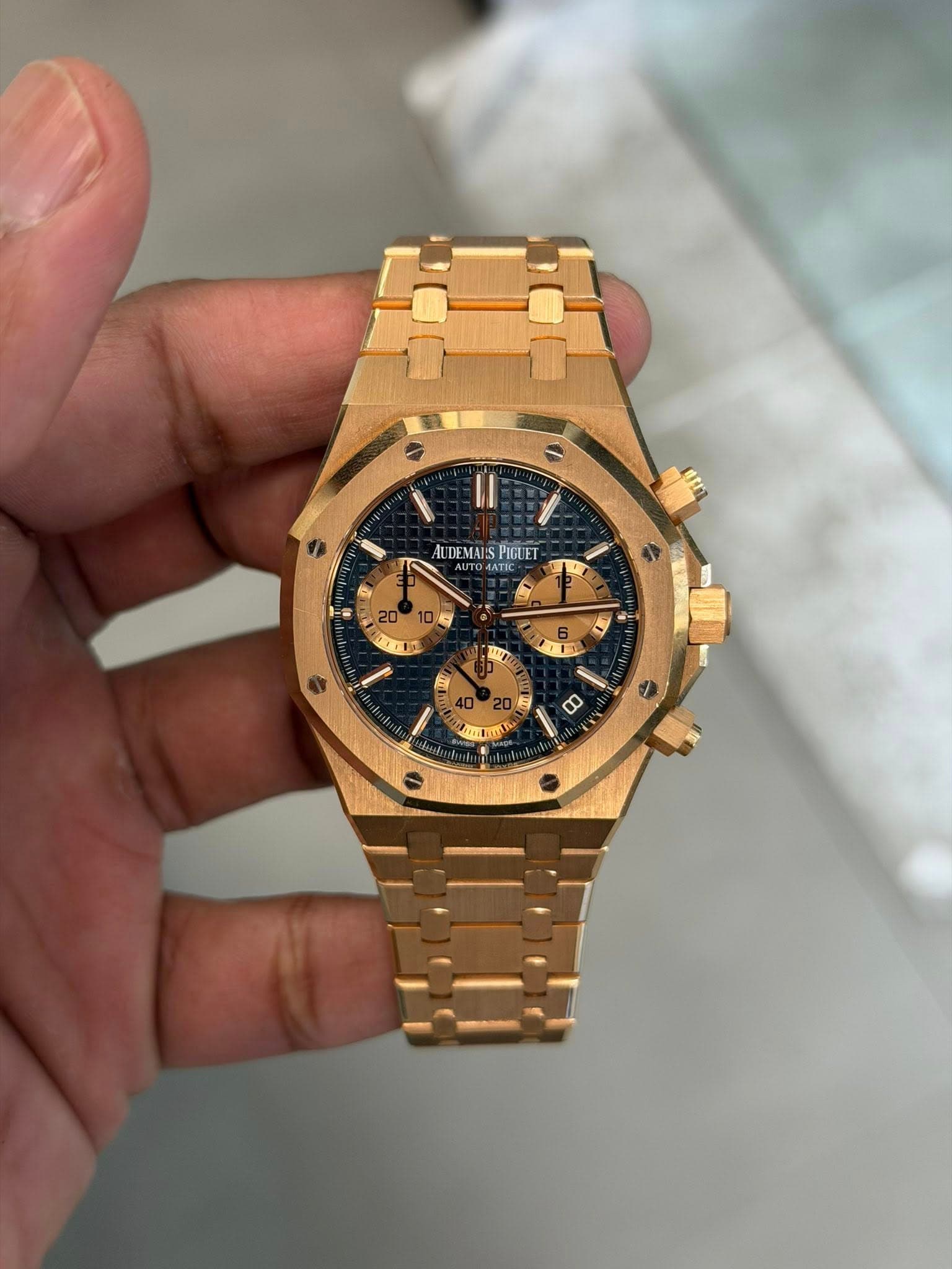 May be an image of wrist watch and text that says 'II ALDEMASPIGUET- TIC- IUDEMAIS İUDEMAISPIGUET PIGUET 20 10 1គ 0 mam'