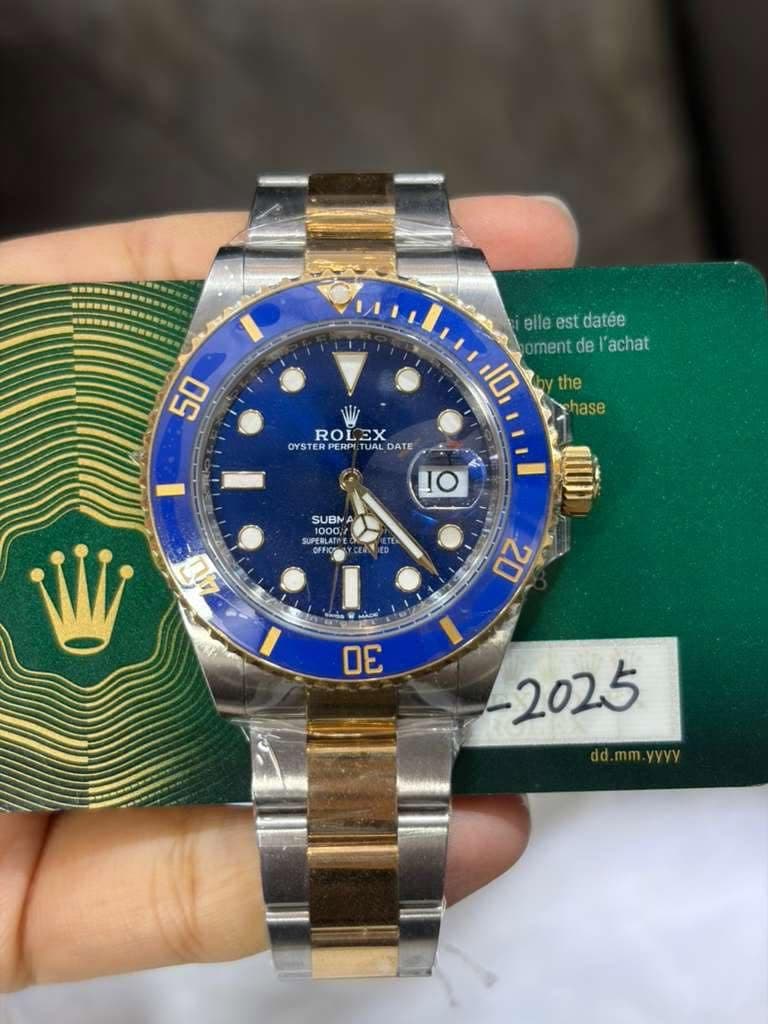 May be an image of wrist watch and text that says 'elle elleetdatée est datée oment de somentdel'achat 'achat 10 50 ROLEX EX ROL OYSTER STERFOLDATE YSTERPERA PERPI TUAL DATE the…