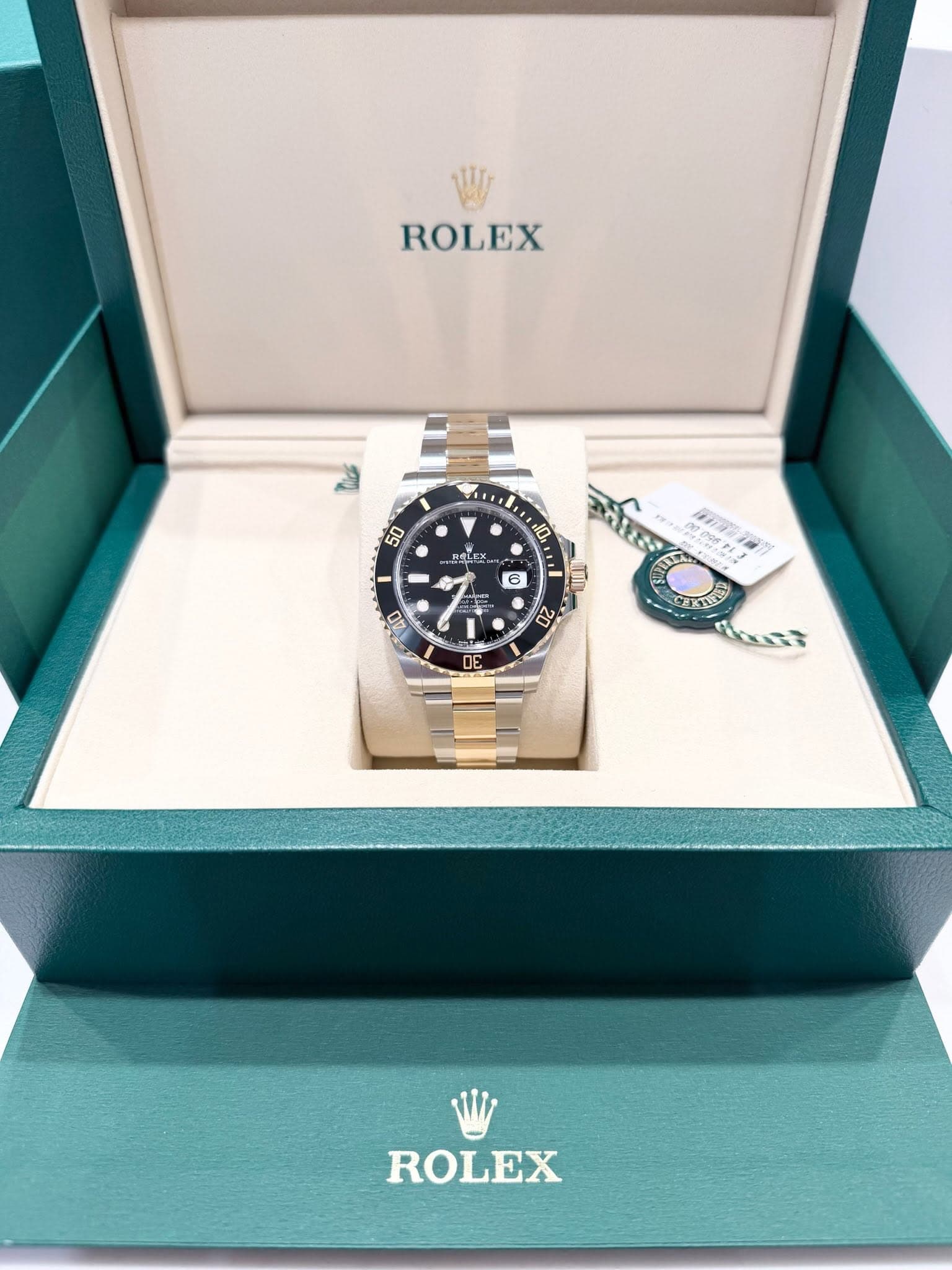 May be an image of wrist watch and text that says 'ROLEX 50 Bole GLEX 10 6 TB 20 40 30 ስሰ ٠ه ROLEX'