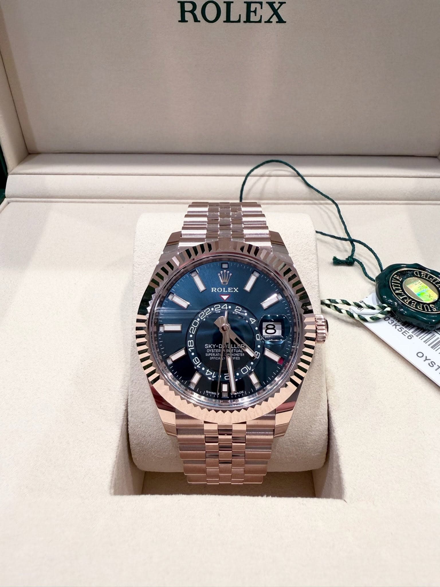 May be an image of wrist watch and text that says 'ROLEX ROLEX 7 O ထ N aans ans 3K5E6 OYS ロレ'
