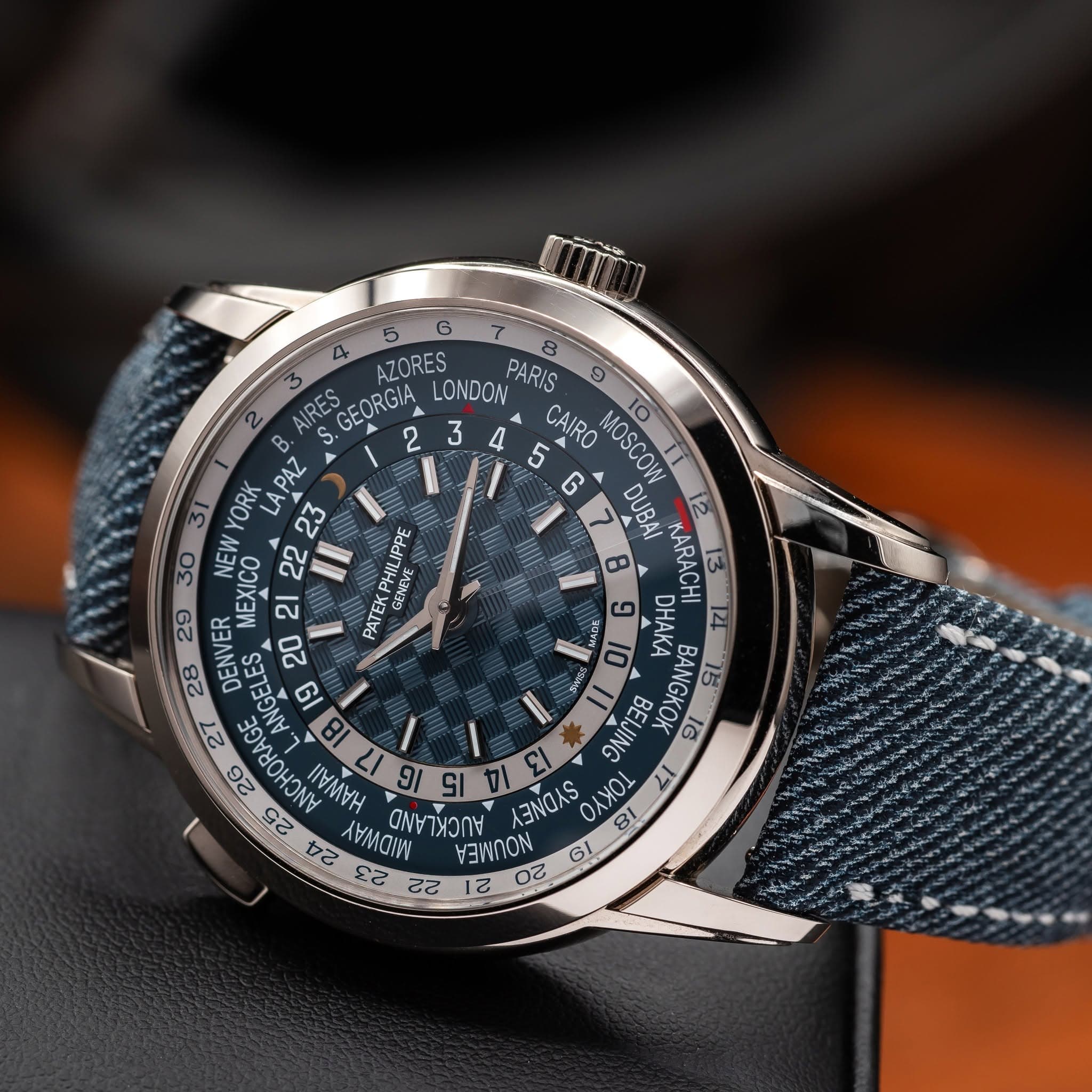 May be an image of wrist watch and text that says 'GEREVE PATEK 6 4 AZORES 3 9 2 AIRES S. GEORGIA LONDON PARIS 2 3 4 5 CAIRO MOSCOW 10 G NO 생이 23 DUBAI KARACHI 13 30 NEN O3 2Y…