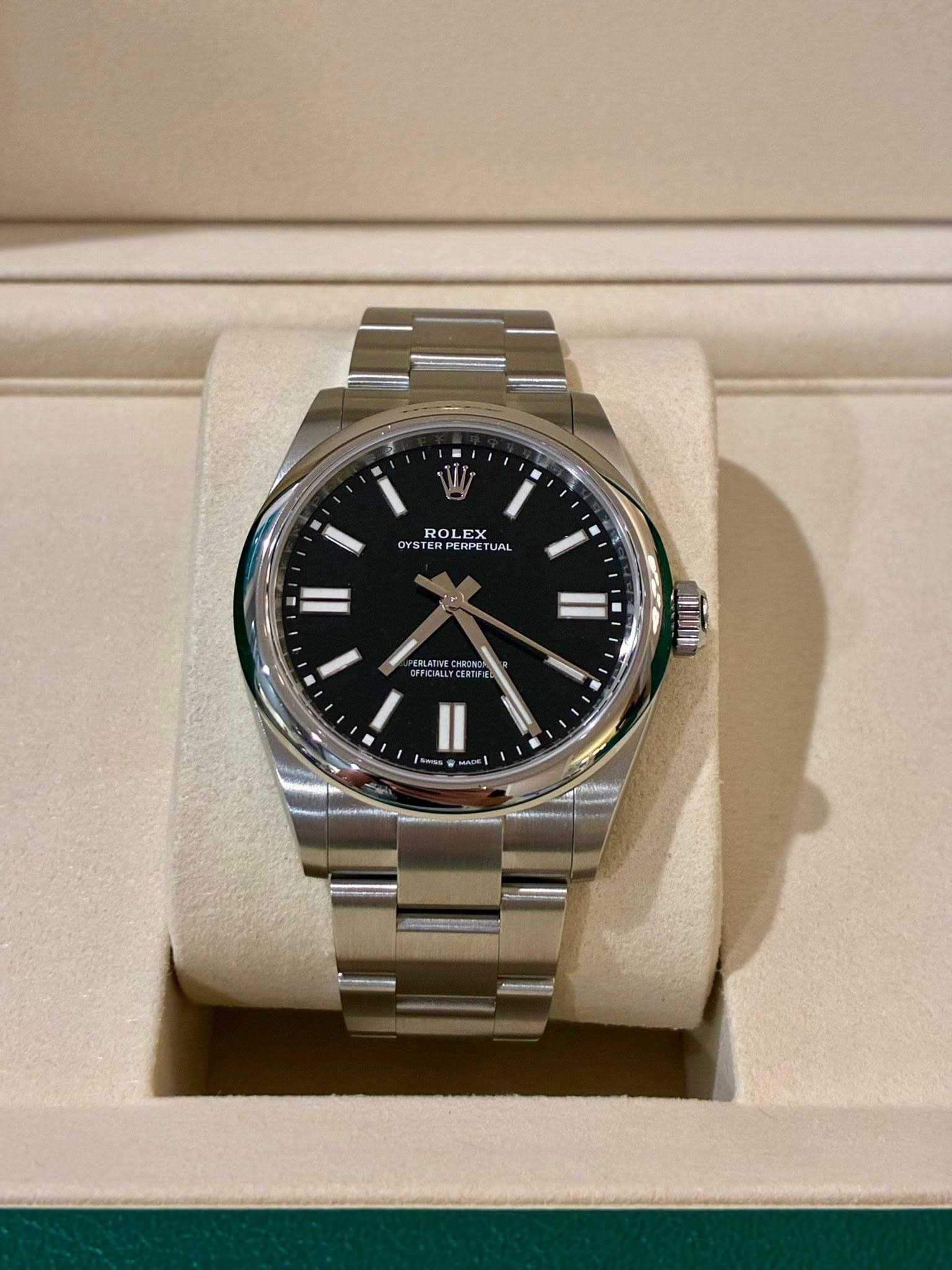 May be an image of wrist watch and text that says 'ROLEX OYS RPERPET UAL II s නര'