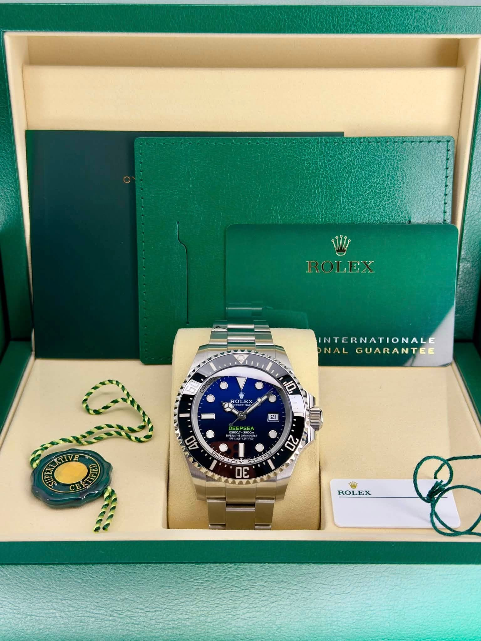 May be an image of wrist watch and text that says 'ROLEX حرنماب INTERNATIONALE NAL GUARANTEE D -ROLEX x LE ب ROLEX'