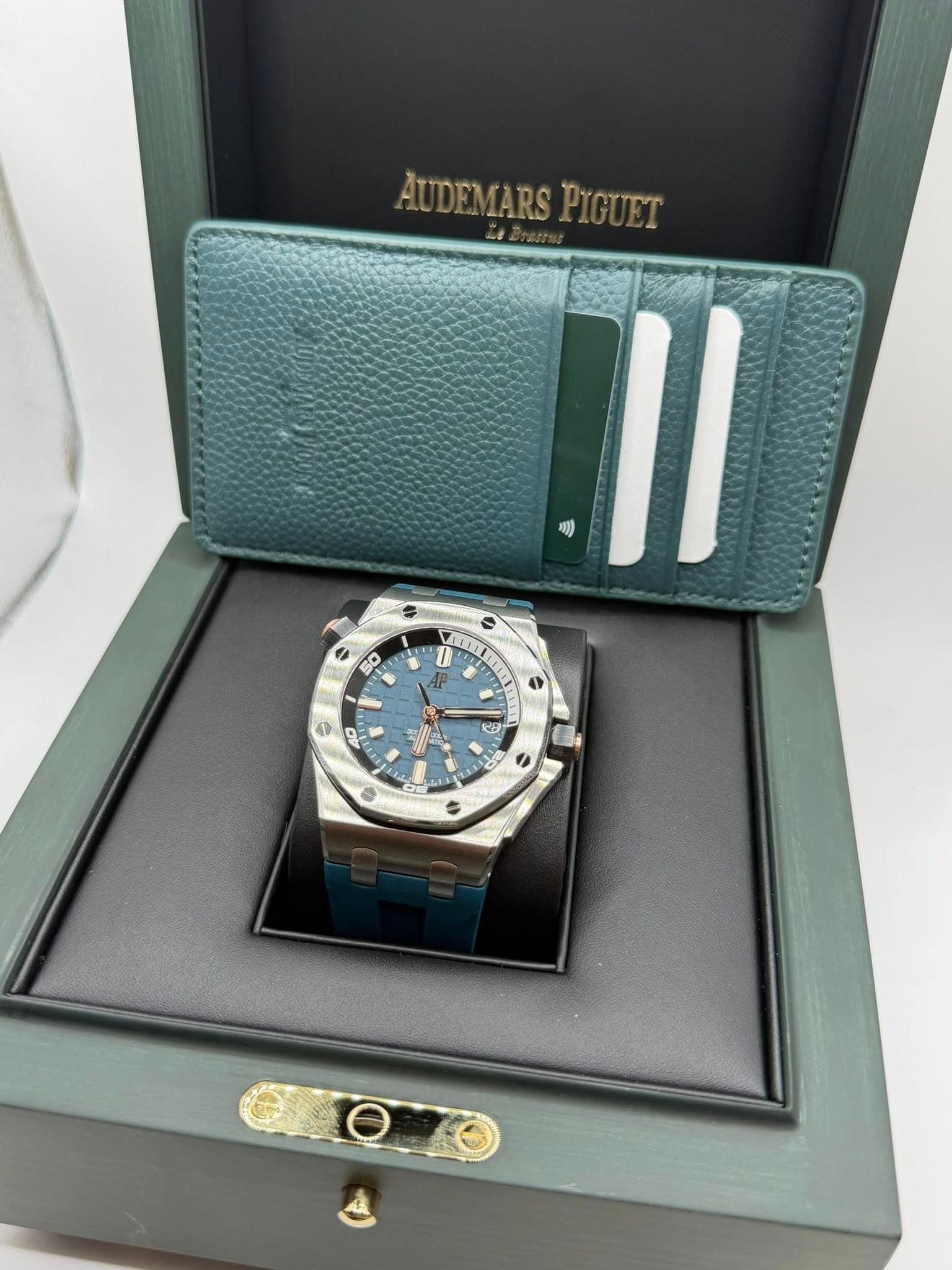 May be an image of wrist watch and text that says 'AUDEMARS AUDEMARSPIGUET Premer 50 VITI 0 중 cE E Q 2 oL モン 2 Θ'