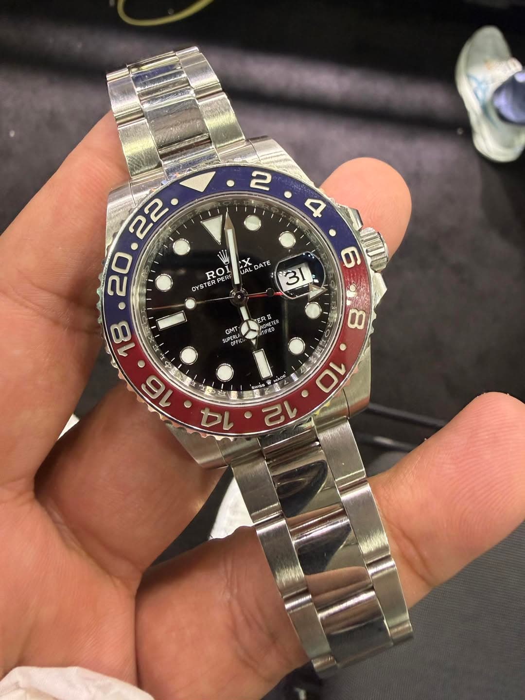 May be an image of wrist watch and text that says '2 4 22 N7 20 8 X U UAL ATE OYSTERPER RPER RO بد 31 6 ER! ERT 山所发念 ONT- DEFA SO E 8 4 ዳት म 10 12 16'