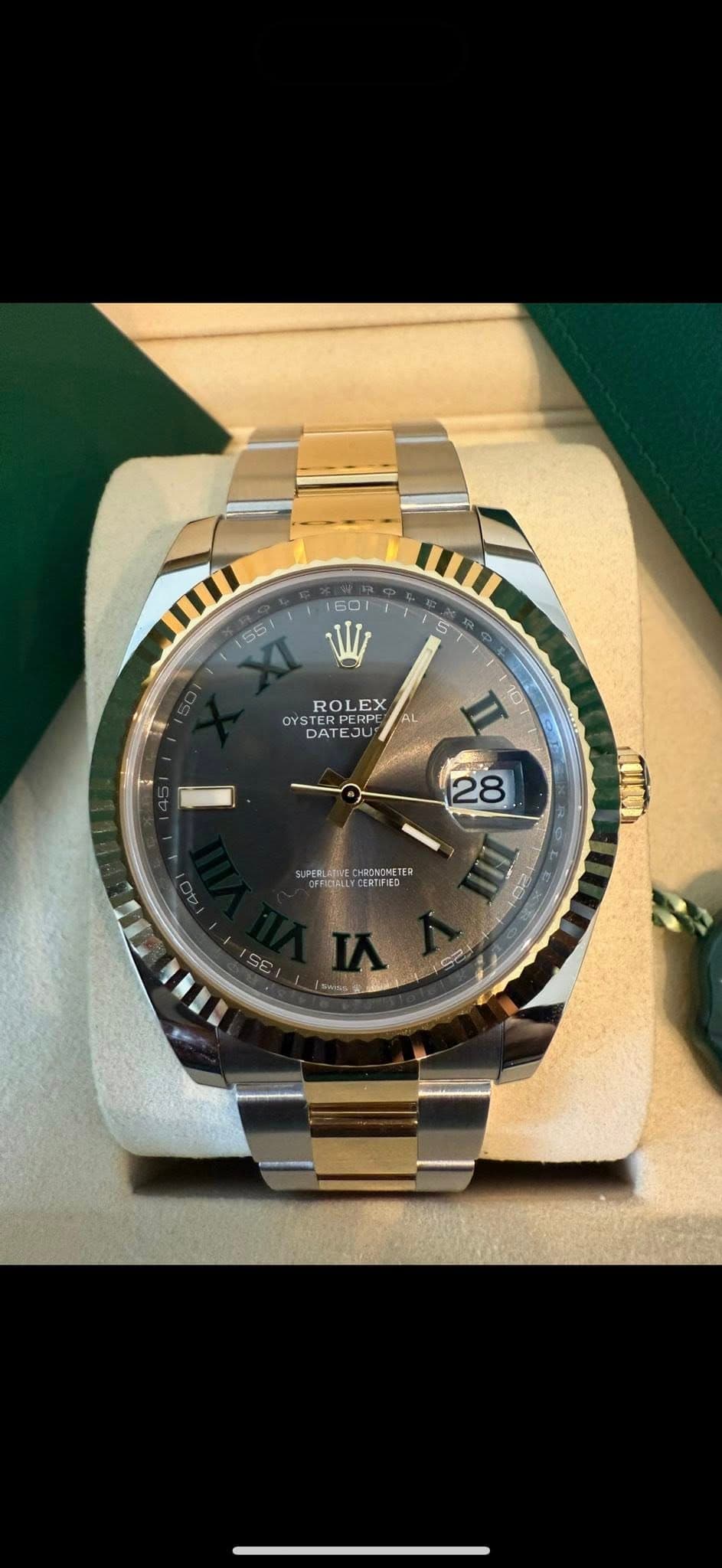 May be an image of wrist watch and text that says '55 60 W ROLE EX Y OYST YSTERPERP / STERT ERPERP ERPE DAY + n 28 PERANT CR1学成口 TEUIA'