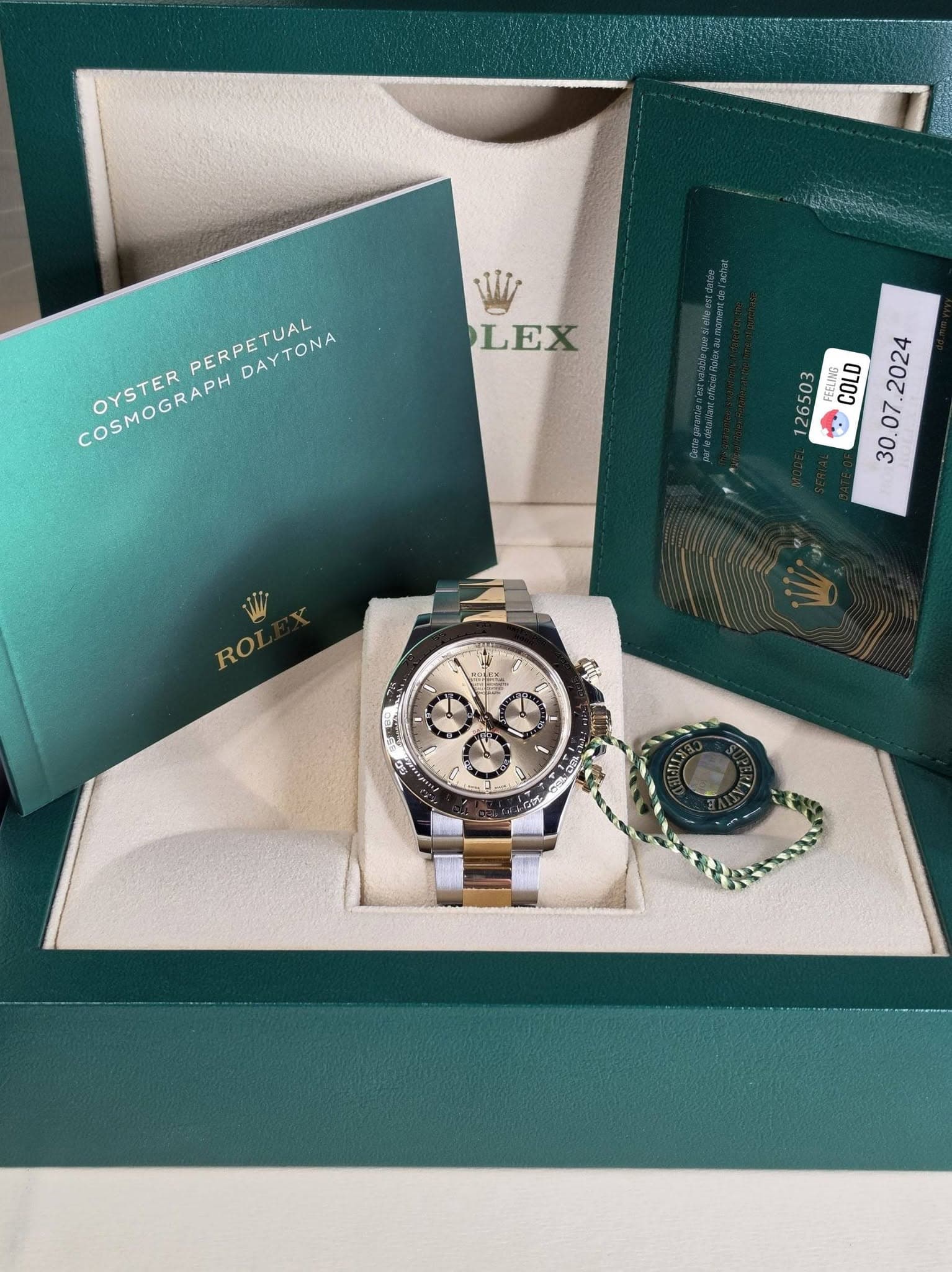 May be an image of wrist watch and text that says 'រាសារក WI LEX PERPETUAL DAY ΘΑΥΤΟΝΑ COSMOGRAPH OYSTER COLD . RO OL'