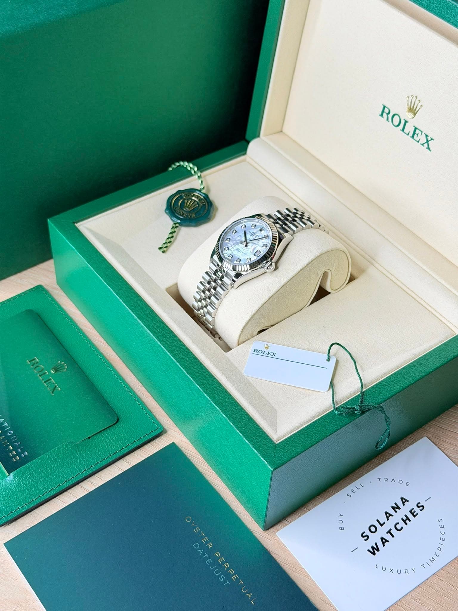 May be an image of wrist watch and text that says 'ROLEX ROLEX I ス D ROLEX ROL ROLEX SELL SE TRADE ٢ BUY SOLANA DETCHES WATCHES- LUXURY OYSTERPERPETUA OYSTER DATEJUST DAT PERPETU…