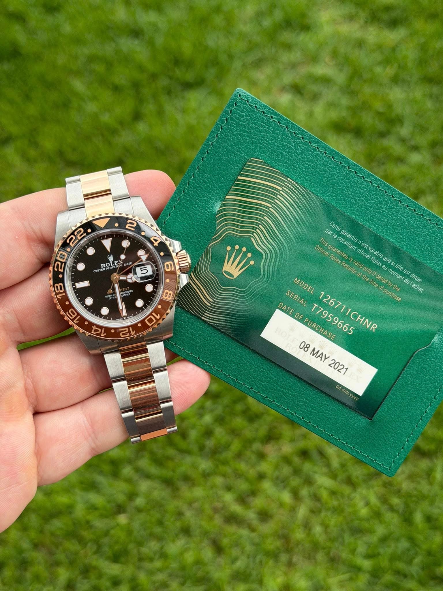 May be an image of wrist watch and text that says ' ROLE par Cero oeи 好 Roles alable garantes HKocй otticisl offce ques quesi MODEL omen datée SERIAL rachar DATE 0 OF PURCHASE…