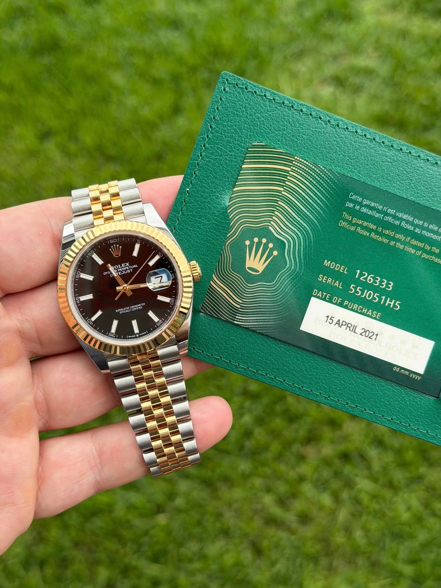 May be an image of wrist watch and text that says 'par OAr Cette This dataillant garantie est Official uarantee guarantes officiel valable Roles 3원 elie Rolex Ratailer valid moment…