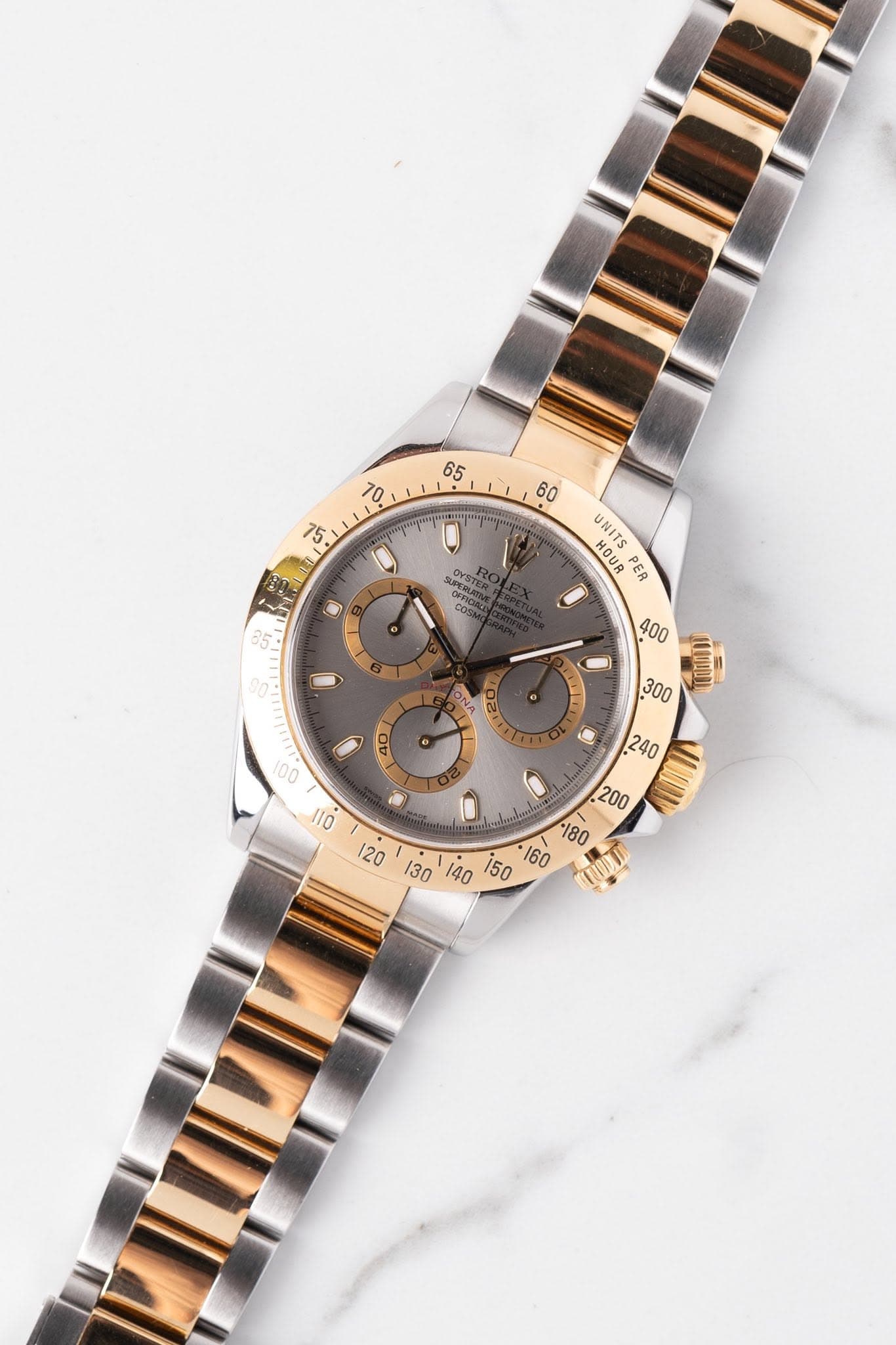 May be an image of wrist watch and text that says '65 10 الی 60 0 OYSTE SUPERIAY ERLATN COSA UNITS HOUR PER ॐ 일 OI '