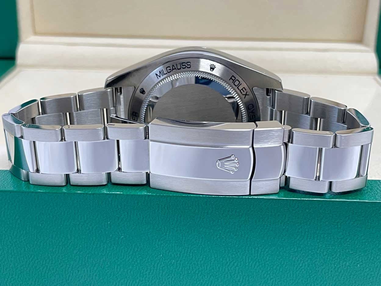 May be an image of wrist watch and text that says 'MILC C W'