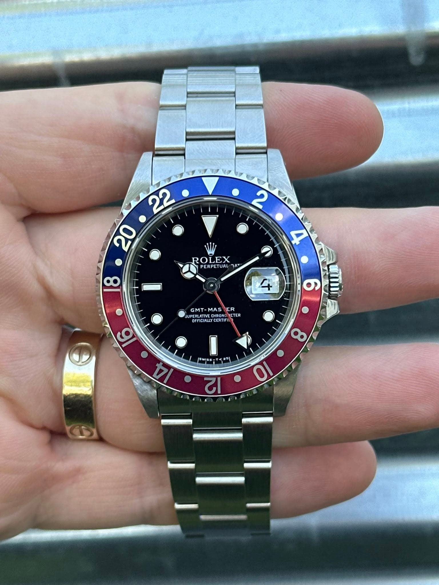 May be an image of wrist watch and text that says ' ROLEX RROLEX PERPETUAL AP の 8 4 GMT-MAS T-MAS -MAS SETES RETER GMT- AS ER RT 6 T ΑTW 6 8 14 さか・ 12 10'
