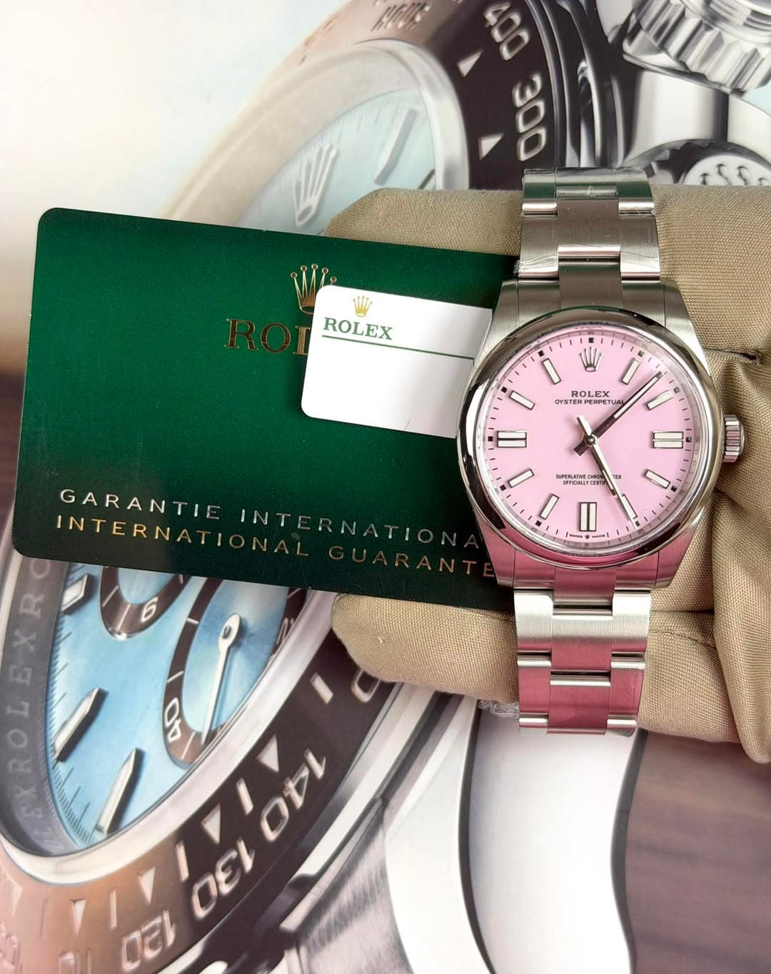 May be an image of wrist watch and text that says '300 I55 ROLEX 1 - - 1 I ROLEX SR συσπε PeRPeTUA GARANTIE INTERNATI INT MI I OROMLNCIE ጌ ١ II 円 100 0E DEL'