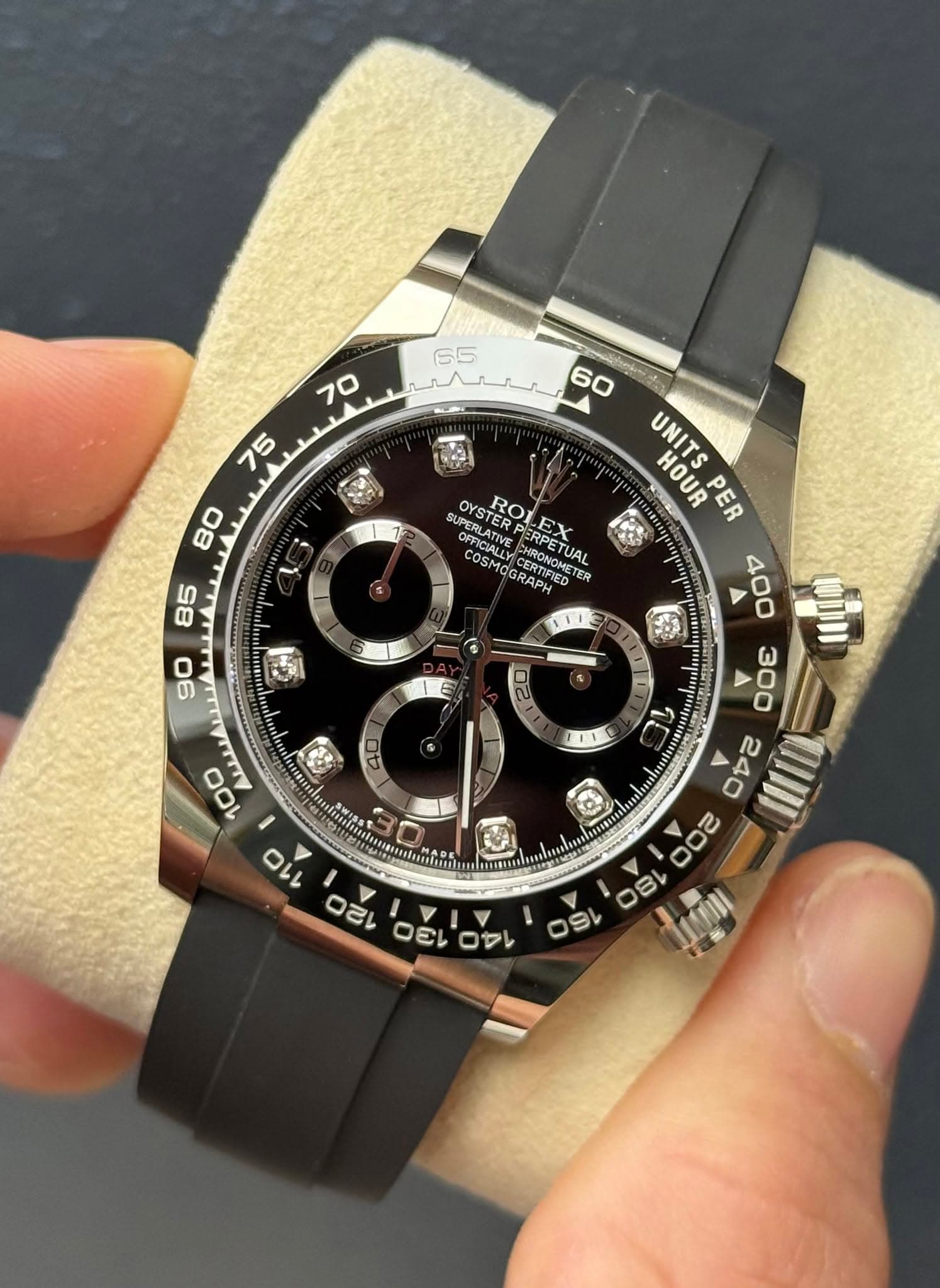 May be an image of wrist watch and text that says '70 75 SOT 火 I W السلعلمر 60 通 UNITS SUPERLA UPERLATIVE OYSTERP OYSTEDE HOUR UNITSPER PER YSTERP ROL CEFICIALS OFFICIALLY TY…