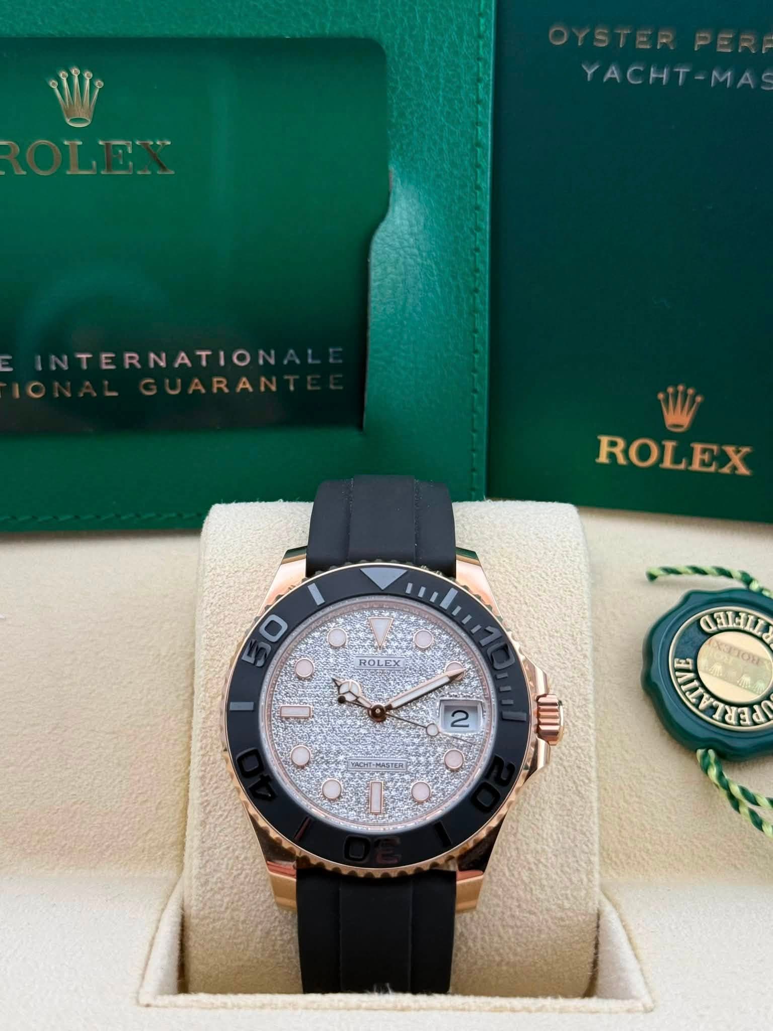 May be an image of wrist watch and text that says 'YACHT-MA TERNATION NTERNATION ATION RA ROLEX 0 ROLEX 2 AINIL xToA ለ III DHT-MASTER MASTER 1'