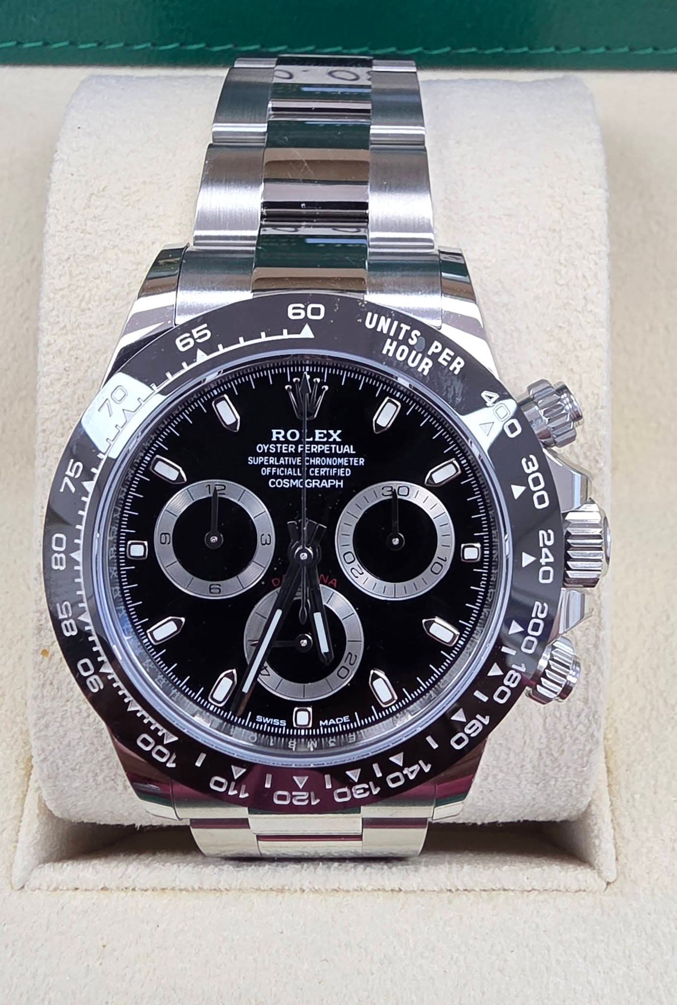 May be an image of wrist watch and text that says '60 65 ل 70 75 RO ROLEX EX OYSTER OYSTERFERPETUA FERPETUAL SUPERLATIVE PERLATIVE OFFICIALL!! FFICIALL CEFTSIED HRONOMET…
