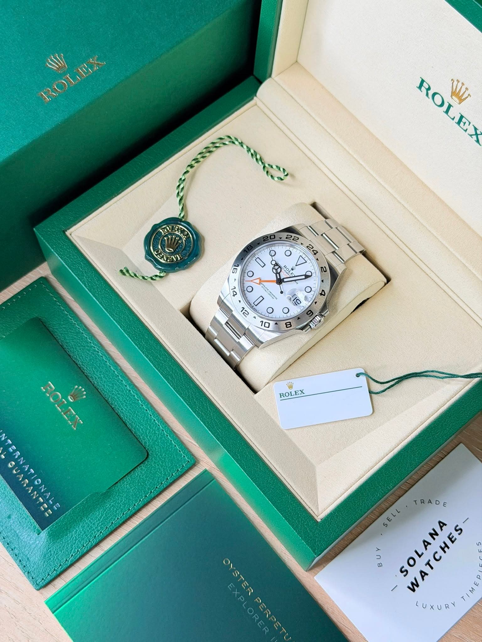 May be an image of wrist watch and text that says 'RROTIEN ROLEX ts 22 ب 24 o 2 9L D لا ف 0 ン X ם I เล 12 O O 10 B 慧恩 ROLEX TERNATIONALE VARANTES TRADE SE S ELL SOLANA WATCHES-…