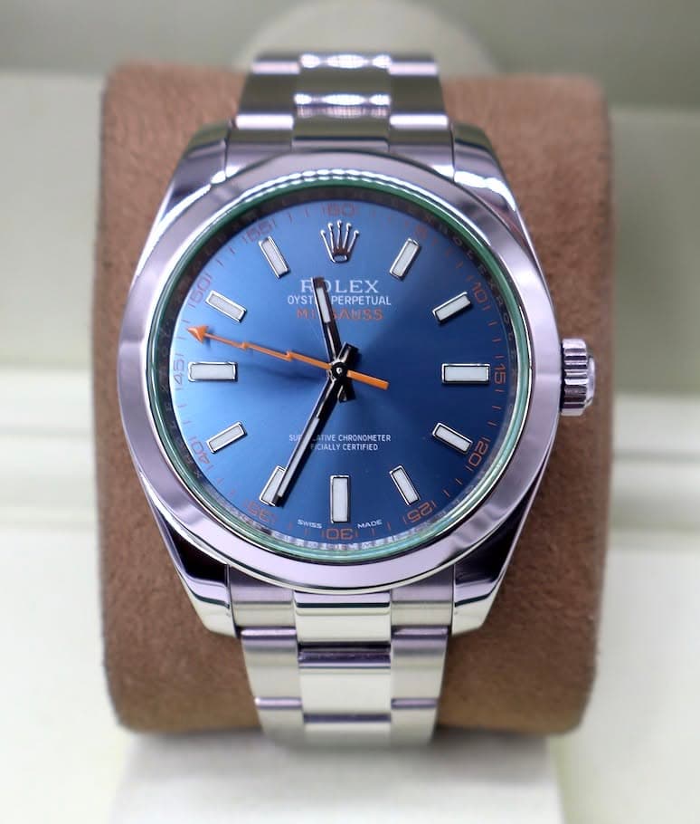 May be an image of wrist watch and text that says 'W FOOLEX OYSIPERPETUAL R LEX OYST PERPET PERPETUAL TUAL AUS 50 I ใ้ I 45 I su 40 I TIVE CHRONOME TER CIALLY CERTIFIED A SWISS…