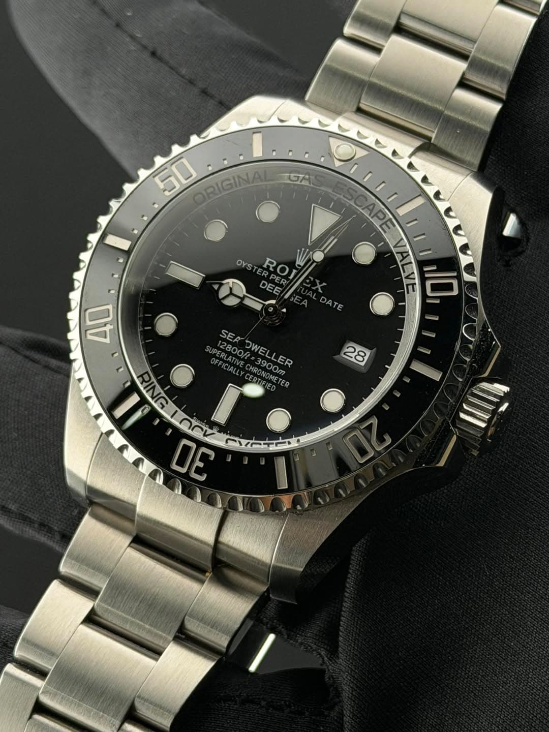 May be an image of wrist watch and text that says '50 ORIGINAL GA RIGINAI PE OYST ROI o ERPER DEE = LDATE ATE AO SEA UPERLAT 肉とめし! 12800/2 RLATIVECH DWELLE FFICIALEN 3900M 3900…