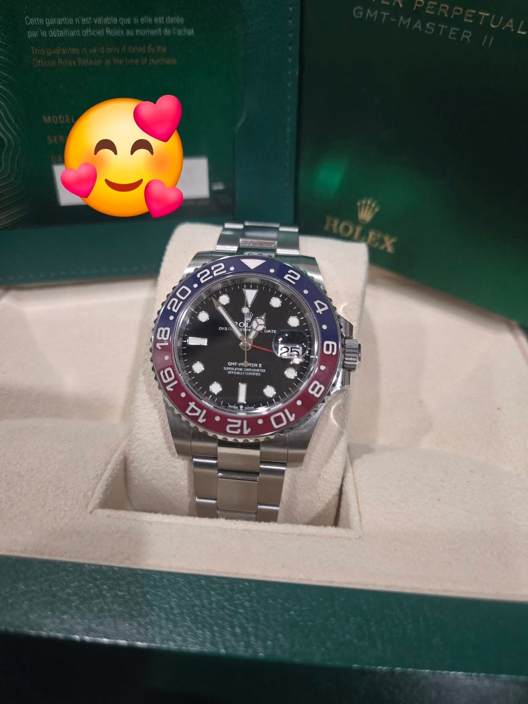 May be an image of wrist watch and text that says ' A UVST R ORTE a谓r-pE -H@ GNT- TERE 25 5 S 16 14 S '