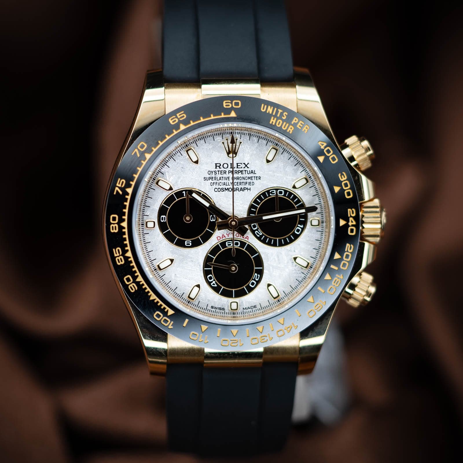 May be an image of wrist watch and text that says ' ROL ROLEX EX મ. OYSTERP TERPERPLTURL RPLIR NSYETER REECAT OFFICALLY CERTFIED RMNRAPL 0 3 01 9 ٥ ก 6 AY ΟΝνΑ UNITS HOUR PER I O…