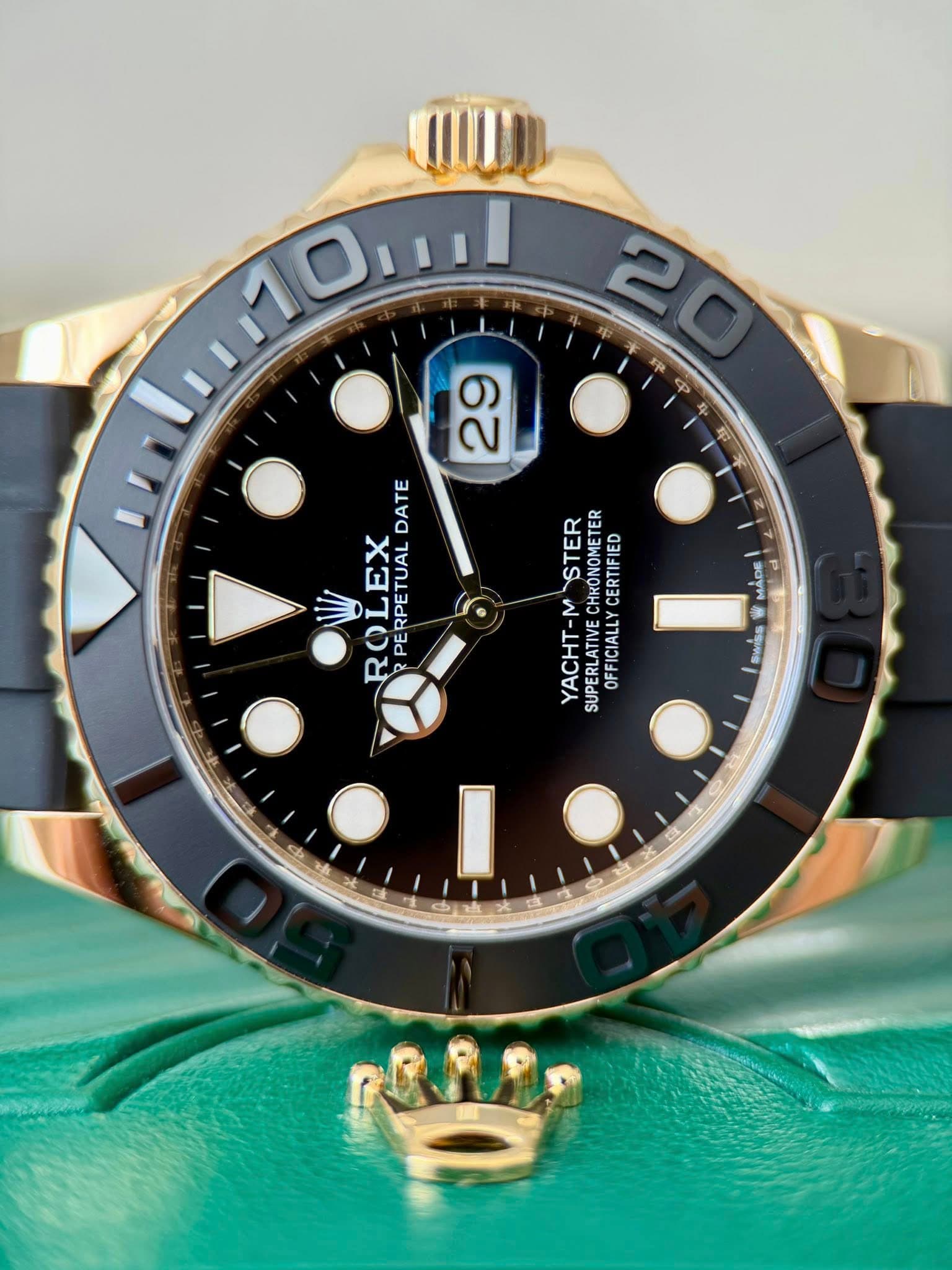 May be an image of wrist watch and text that says '20 DATE EX ROL ROLEX PERPETUAL ERPETUAL TUAL PERPE A MÁDE 29 STER ER CEOTIEMETE SUPERLATINEVCERTIFIED ER M CHRONOMET CERTIFIED…