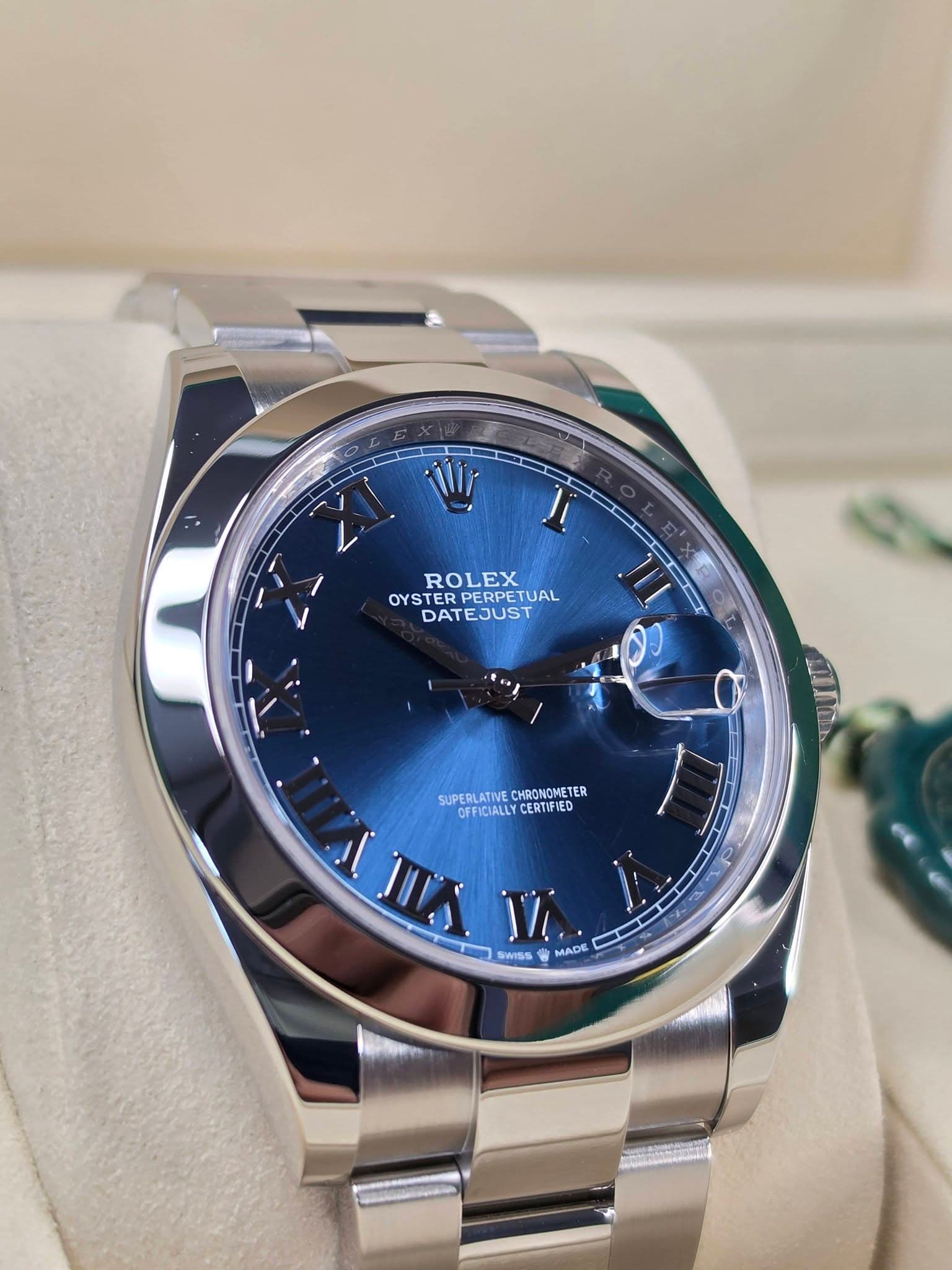 May be an image of wrist watch and text that says 'زی MT ROLEX ROLEX OYSTER PERPETUAL TUAL DATEJUST 1ิกอ SUPERLATINE CHRONOMETER Il IA Wị OFFICIALLY FFICIALLY CERTIFTED…