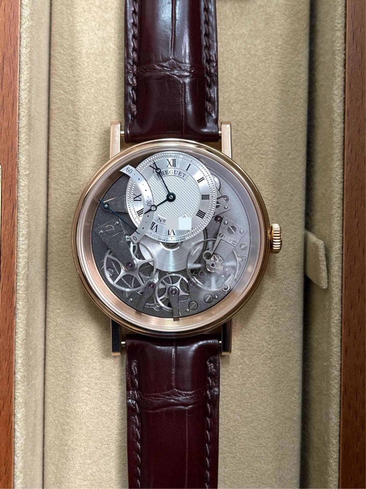 May be an image of wrist watch and text that says '60 XII EGUET I REGU II 30 0 ग No Vo I IA ٥ 0 = MUTII'