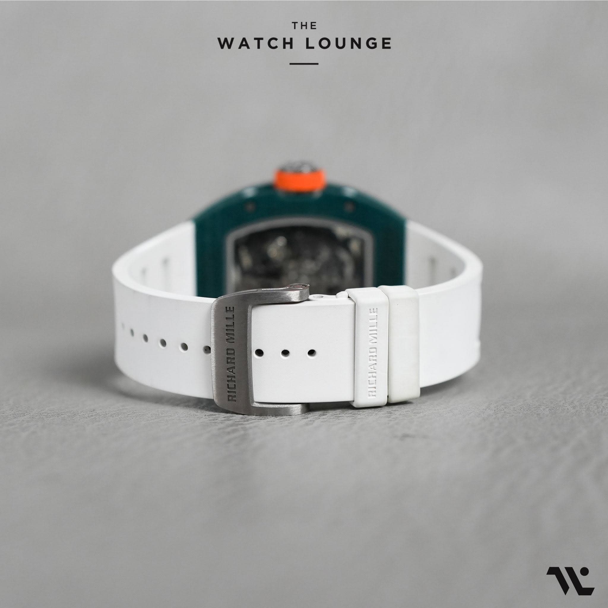 May be an image of digital watch and text that says 'THE WATCHLOUNGE WATCH LOUNGE E للا'