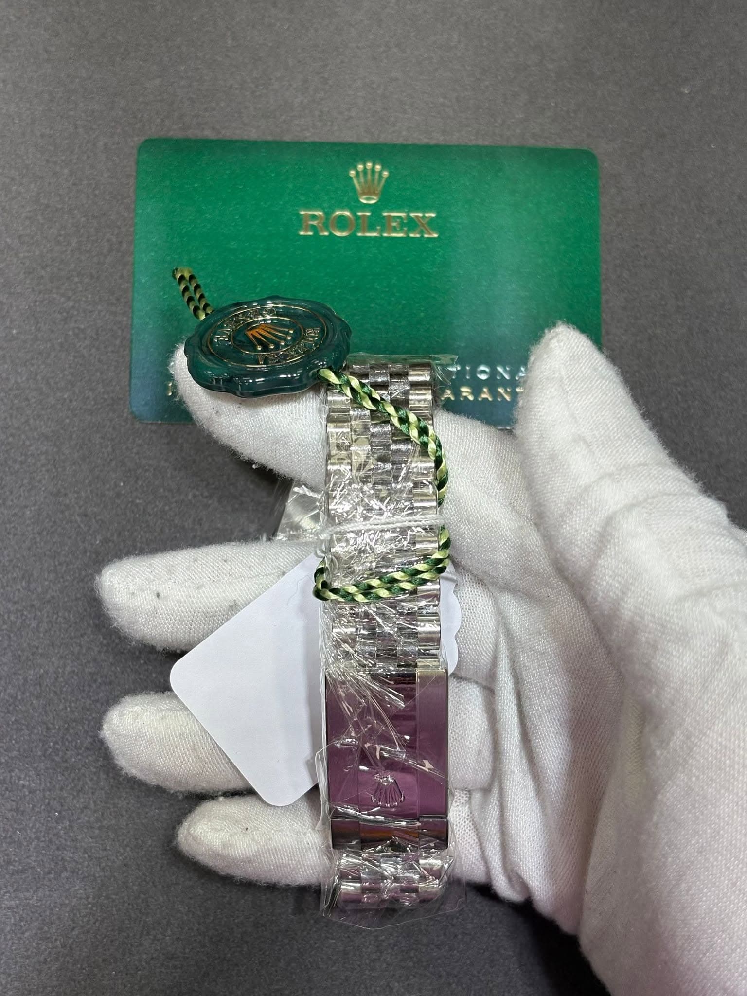 May be an image of wrist watch, jewelry and text that says 'ARAN A'