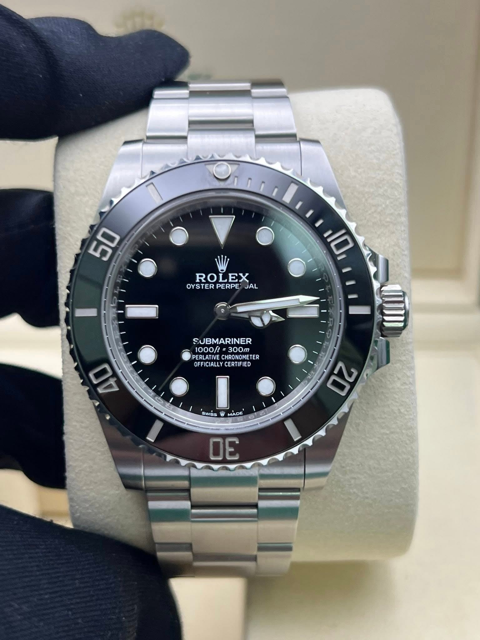 May be an image of wrist watch and text that says '50 ROLEX OYSTER OYSTERPERPEJAL PERPE JAL 10 SUBMARINER 1000/ 1000R -300m PERLATIVE PUMNOMET CHRONOMETER EDLATIE CEOTIcIED…