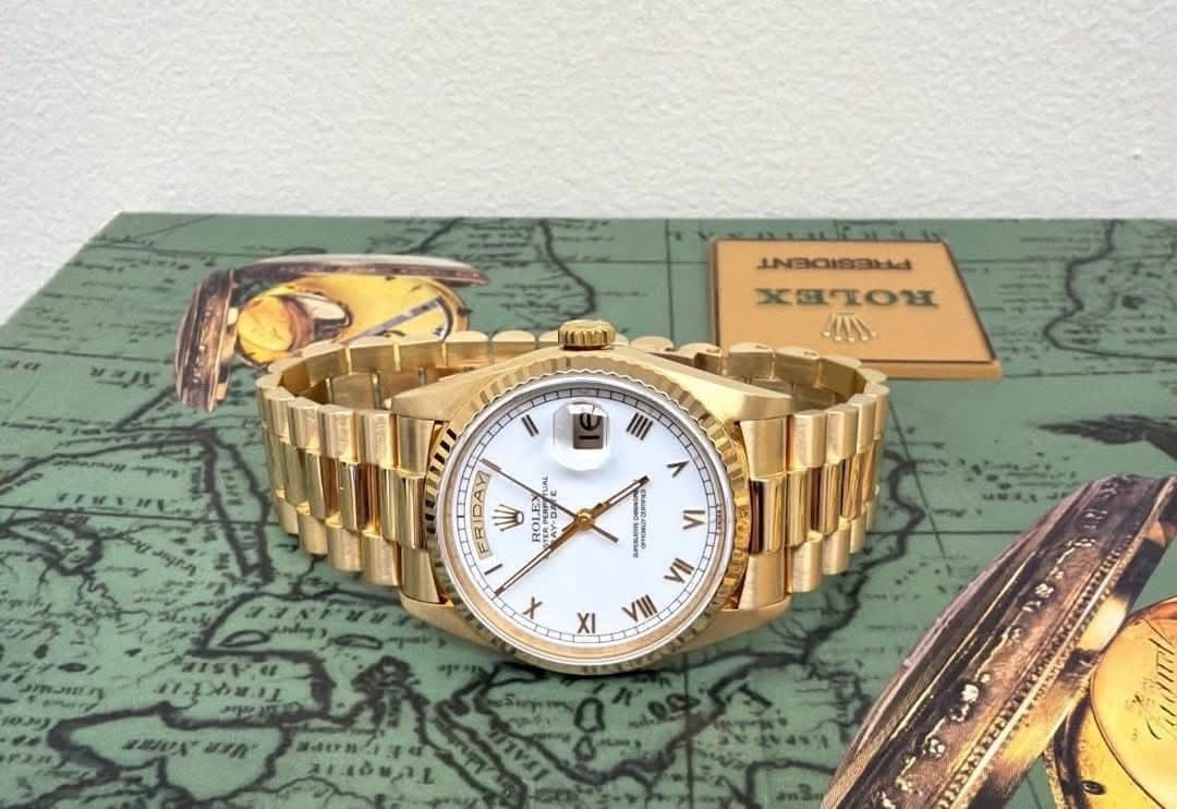 May be an image of map, wrist watch and text that says 'm M 4 # p +'