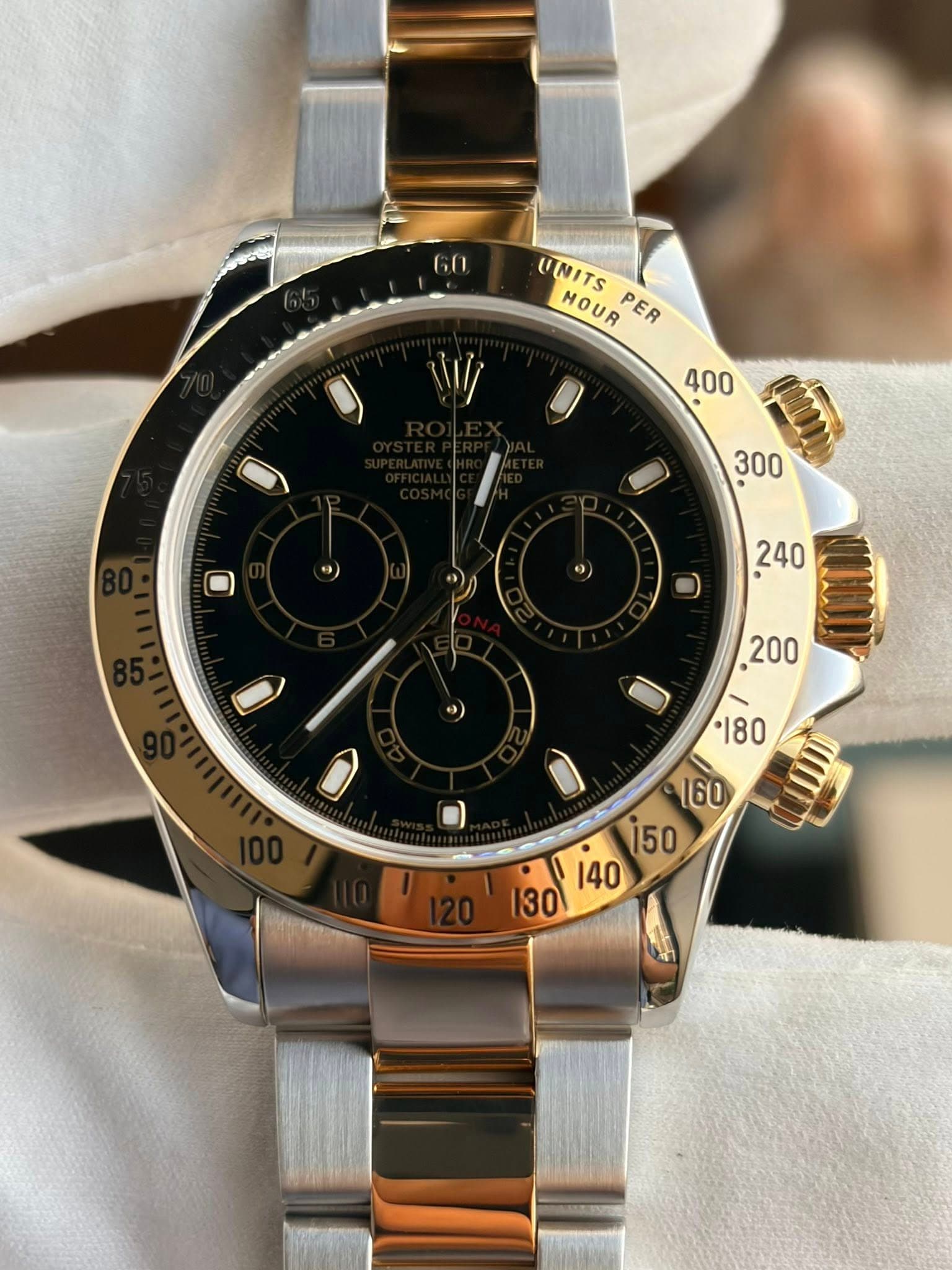 May be an image of wrist watch and text that says '60 UNITS UNITS HOUR PER D i50 '