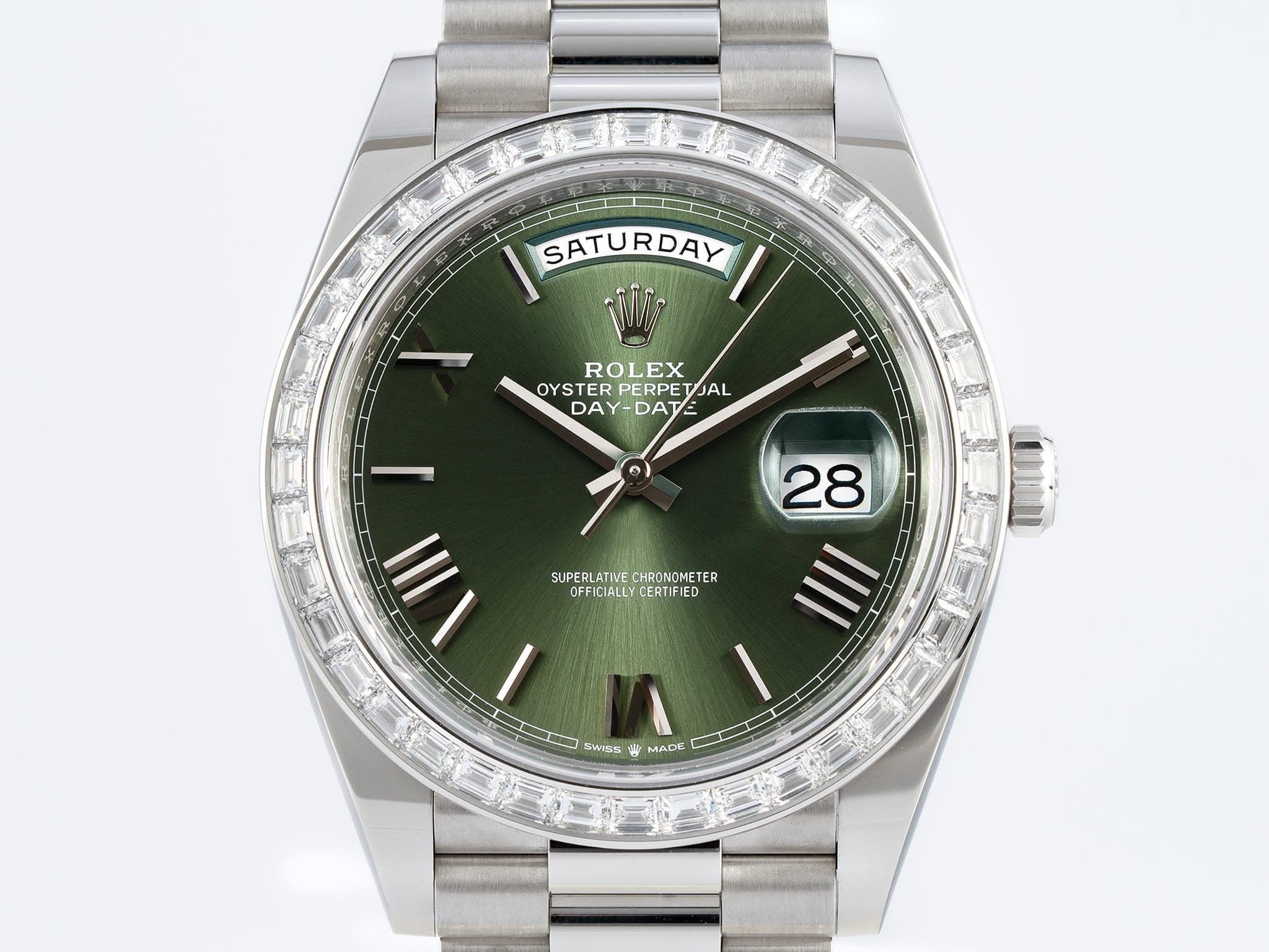 May be an image of wrist watch and text that says 'SATURDAY SATURDAY ROLEX OYSTER PERPETJAL TJAL DAY DAY-DATE DA I II// 28 SUPERLATIVE SUPERLATIVE.CHRONOMETER ATIVE CHRONOMETER…