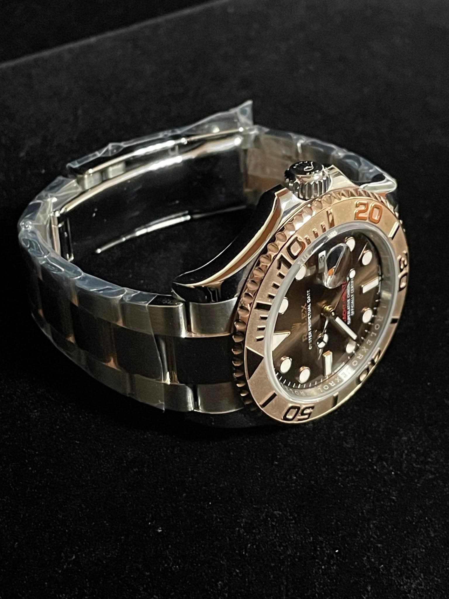 May be an image of wrist watch and text that says '10.0b 20 O E E R KR RO ንዳ 50'