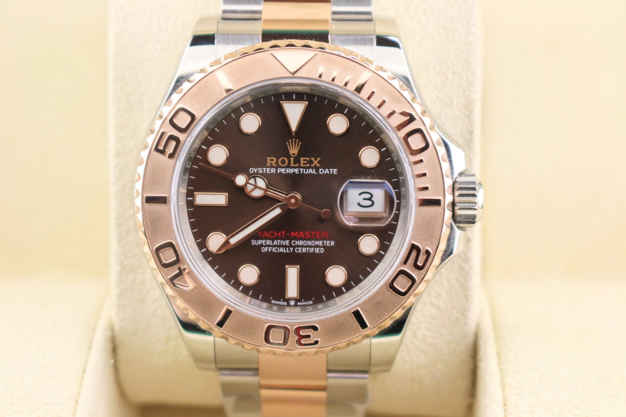 May be an image of wrist watch and text that says '50 Hu0 10 ROLEX OYSTER OYSTERPERPETUALDA PERPETUAL DATE 3 40 4 MASTER SUPERLATIVE CHRONOMETER SUPERLATIVECHRONOMETER ER…
