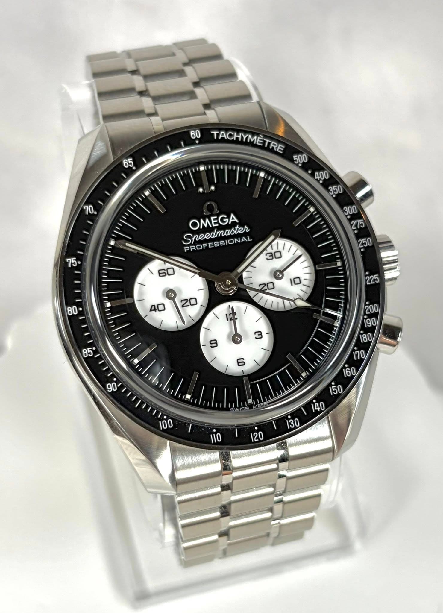 May be an image of wrist watch and text that says '65 60 TACHYMETRE 500 TACHYMETRE OMEGA Speedmaster AL PROFESSIONAL PRO ss ON ° igo O0 ססחיירוקחחיס 100 e '