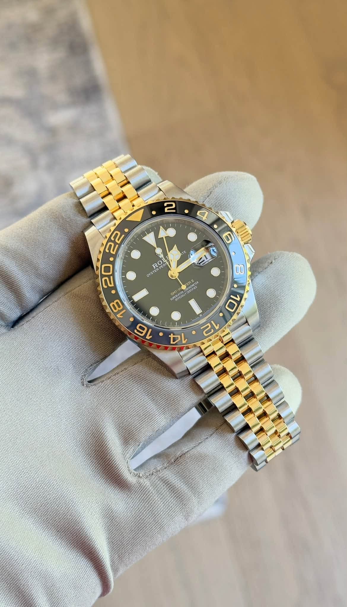 May be an image of wrist watch and text that says '2 RO: ./6 4 6 ا BI.10 BI 8 P. '