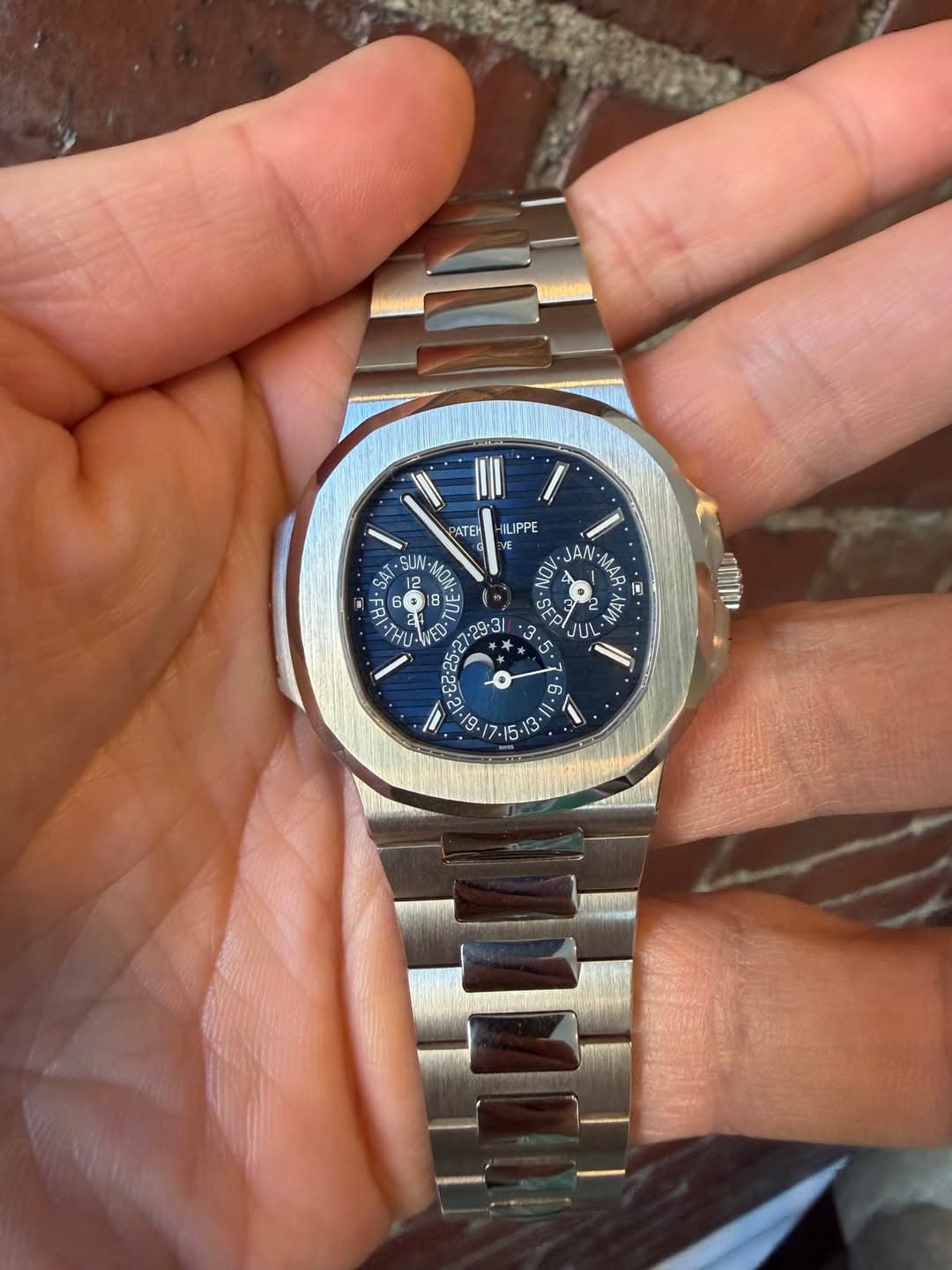 May be an image of wrist watch and text that says 'ATEH LIPPE EVE SA/ JAN MA 10 R. Aa م (! b. #8..5-3"ክ ග්'