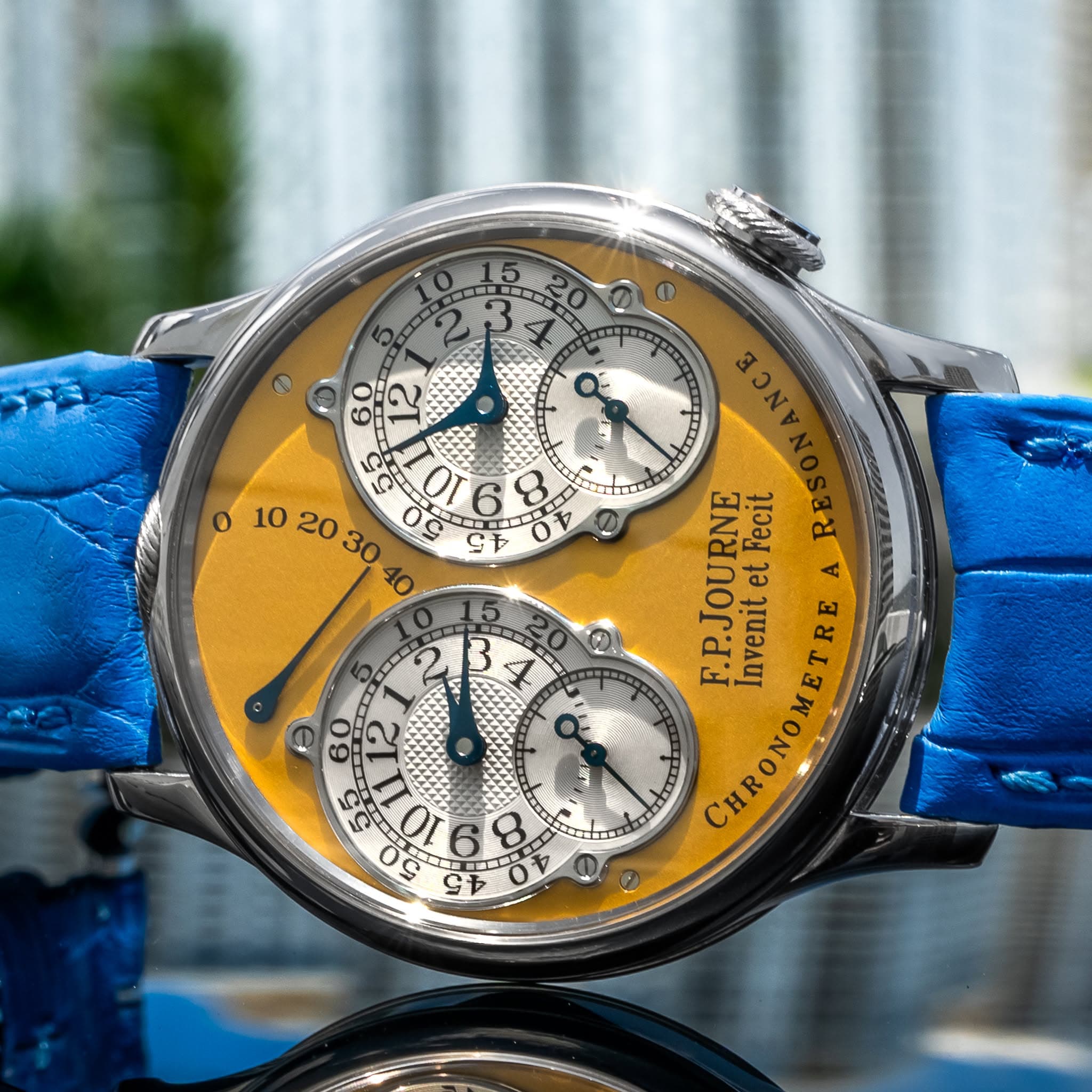 May be an image of wrist watch and text that says '5 12 L2 NAS 2 οι oc 10 B F.P.JOURNE et Fecit Invenit ETRE 수 ဆေင် mml 12 101 時 C'