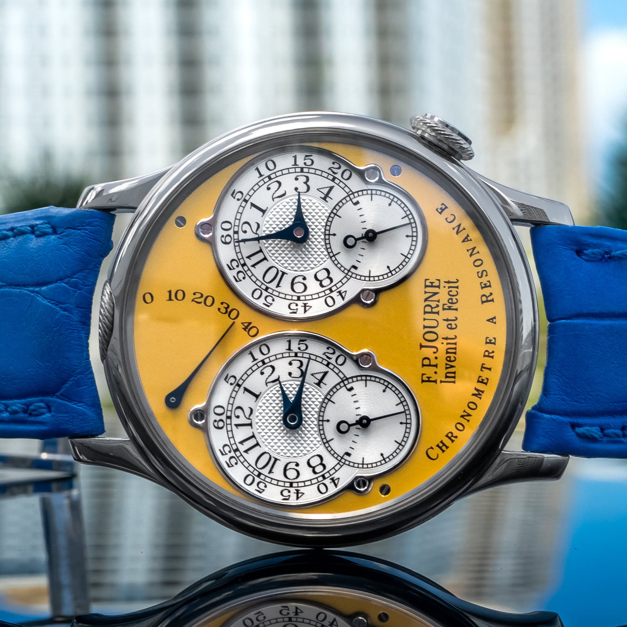 May be an image of wrist watch and text that says '5 52 IKO 2 23 3 ス 미타 60 公 o وی A 5 RESONANCE Fecit F.P.JOURNE eι A Invenit InvenitetFecit ETRE CHRONO 60 12 C د 9 0 O م C…