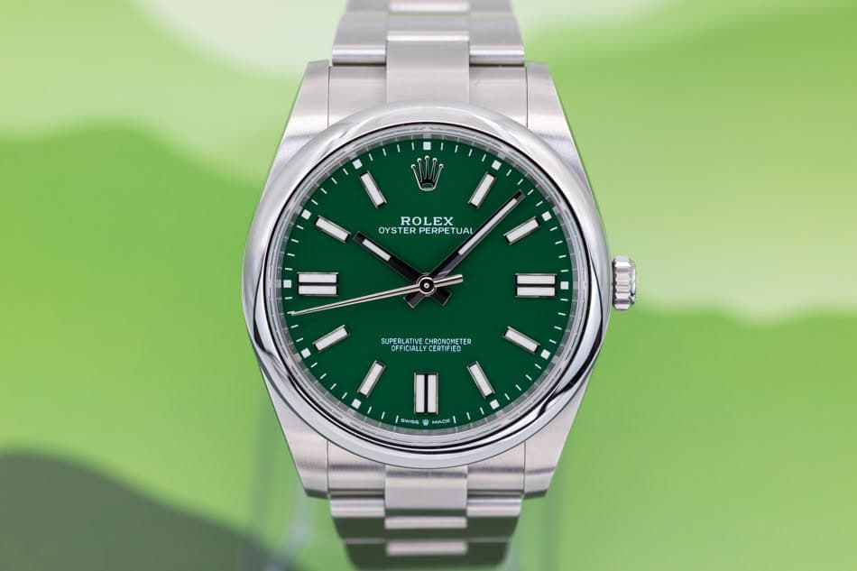 May be an image of wrist watch and text that says 'ROLEX OYS OYSTER OYSTERPERPETUAL STER PERPET TUAI SUPELATEENT SUPERLA PERLATIVE LATIVE.CHRONOM CHRONOMETE TER CIARi ATIVE CIALLY…