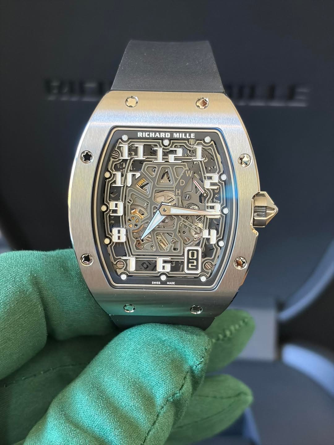 May be an image of wrist watch and text that says 'RICHARDMILLE RICHARD MILLE ቢዮብ D Η ובתי 8 SMISS 圖 MADE'