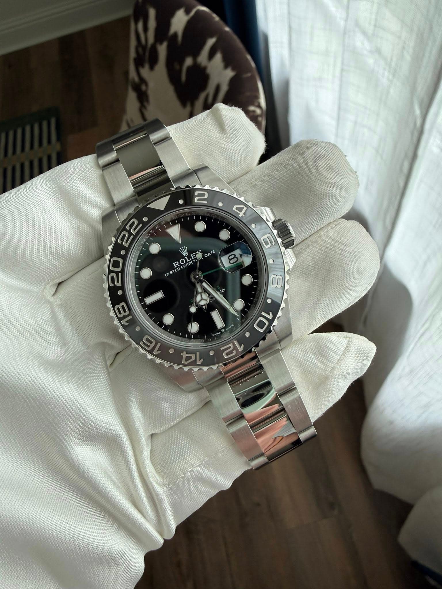 May be an image of wrist watch and text that says ' ROLEX EX ROL YS ١ '