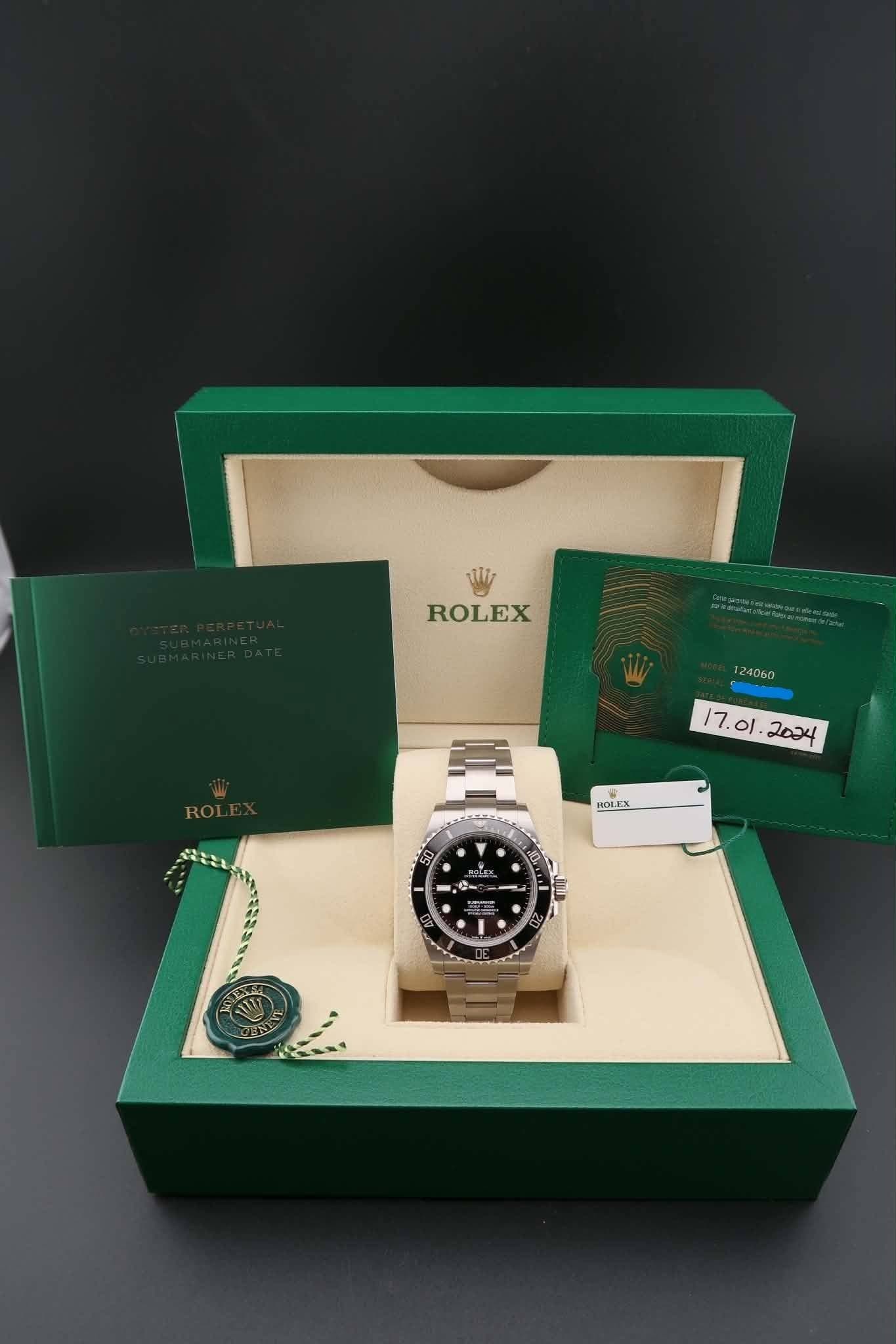 May be an image of wrist watch and text that says 'ROLEX . 이 2024 HOLEX 3 X EUEX ة 0 o'