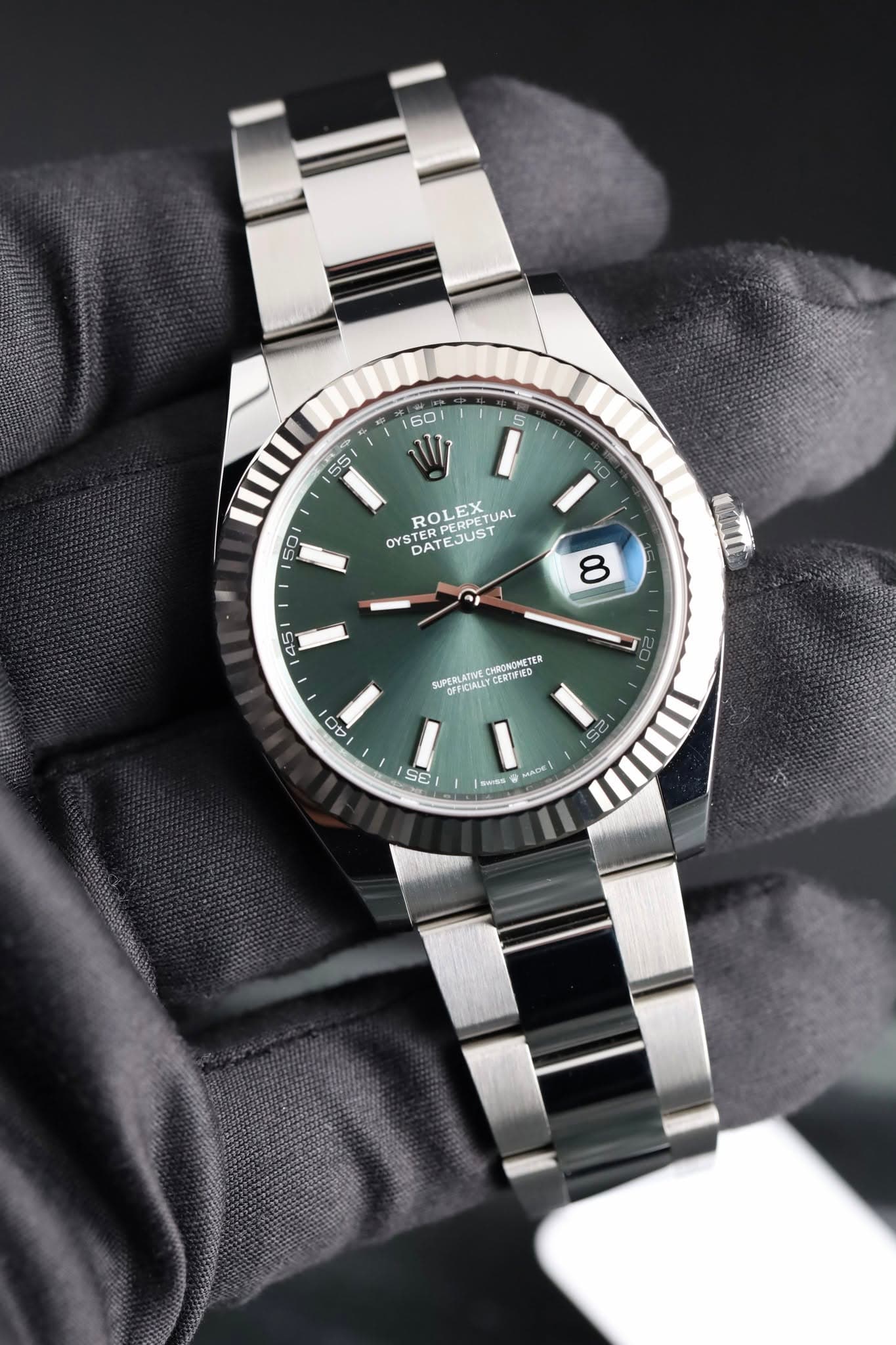May be an image of wrist watch and text that says '本 不 ROLEX STERPERPETUAL EX UAL OYS OYSTERPE OYSTER DATEJUST PERPETUR EJUST 8 45 CHRONONETI 花贝 SUPERLATNE CERTIFIED REFICIALL S 20…