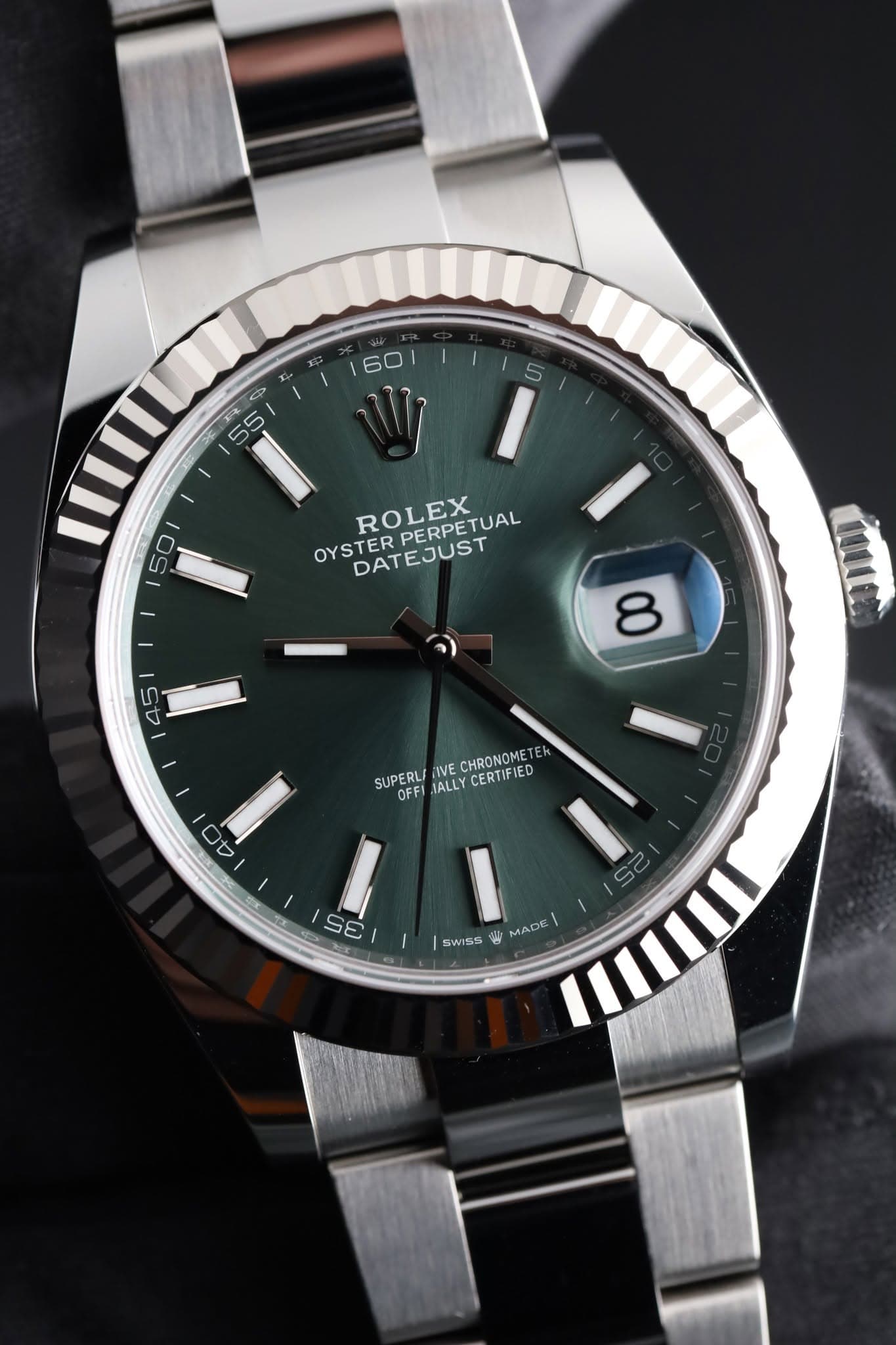 May be an image of wrist watch and text that says 'жa 160 60 지아 Xt 55 I 50 I ROLEX OYSTER PERPETUAL RODERPETUAL TUAL DATEJUST PERPE 이) 45 5 8 SUPERLFINLYCERTIFIED SUPERLF IE OFFI…