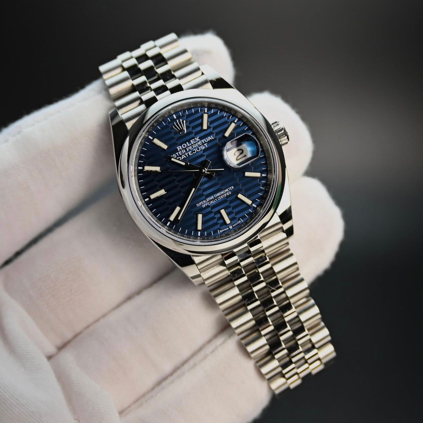 May be an image of wrist watch and text that says 'UAL HOLE TERPERPETU OPERPET STE GAT STET EJUST OC AE ትያለ1 ผาเท ν BecT EH'